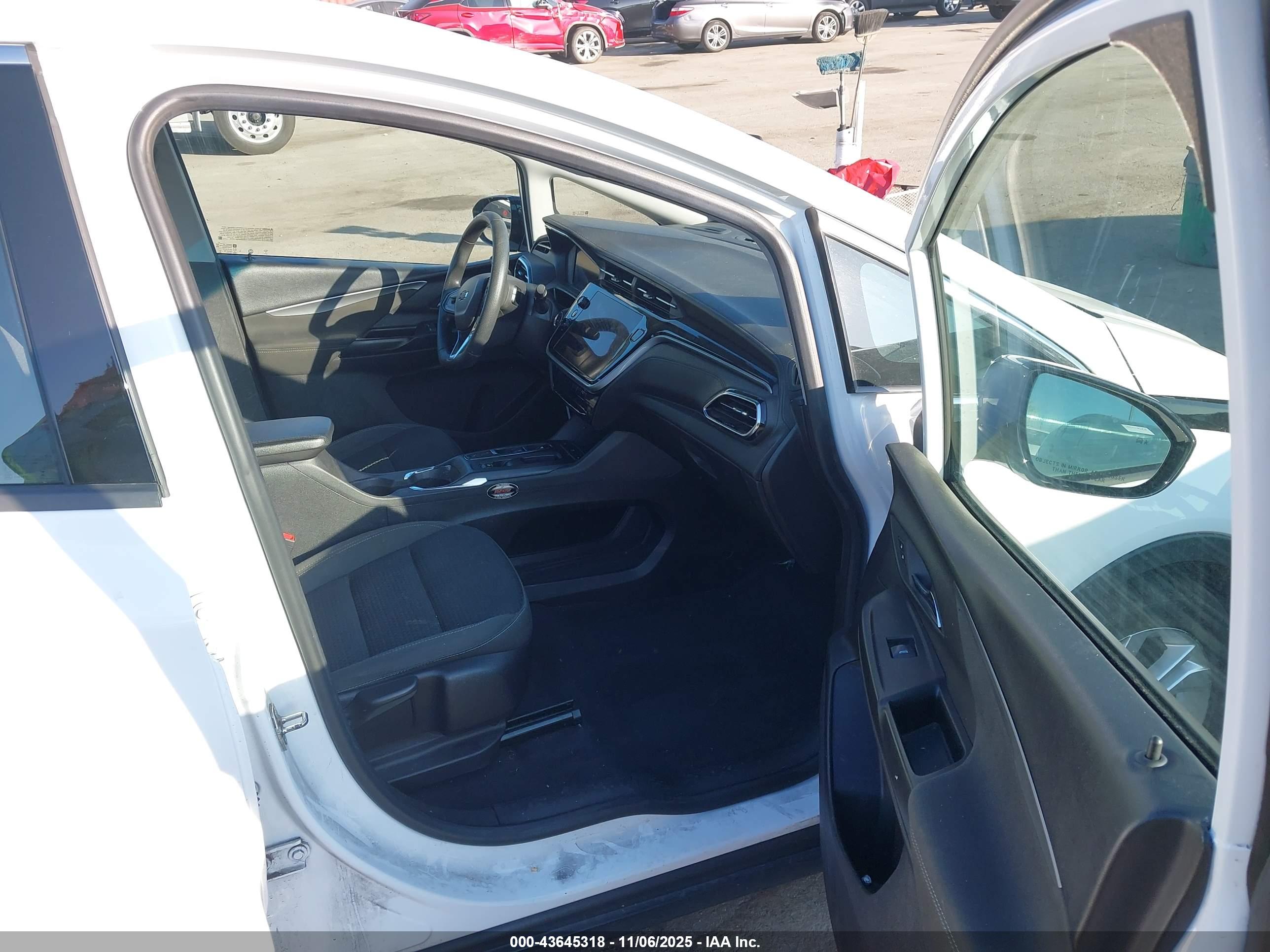 CHEVROLET BOLT image 5