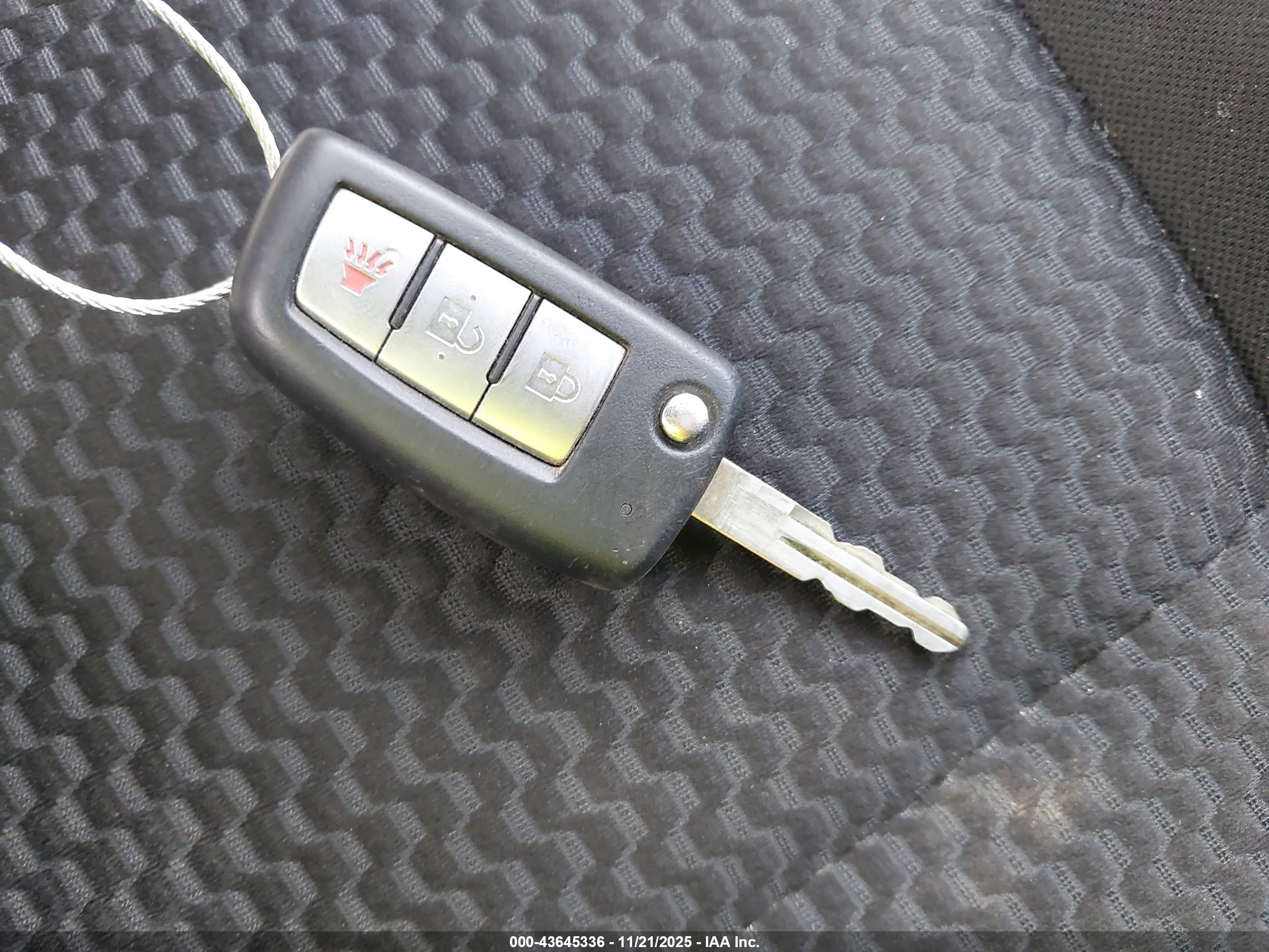 NISSAN ROGUE image 11