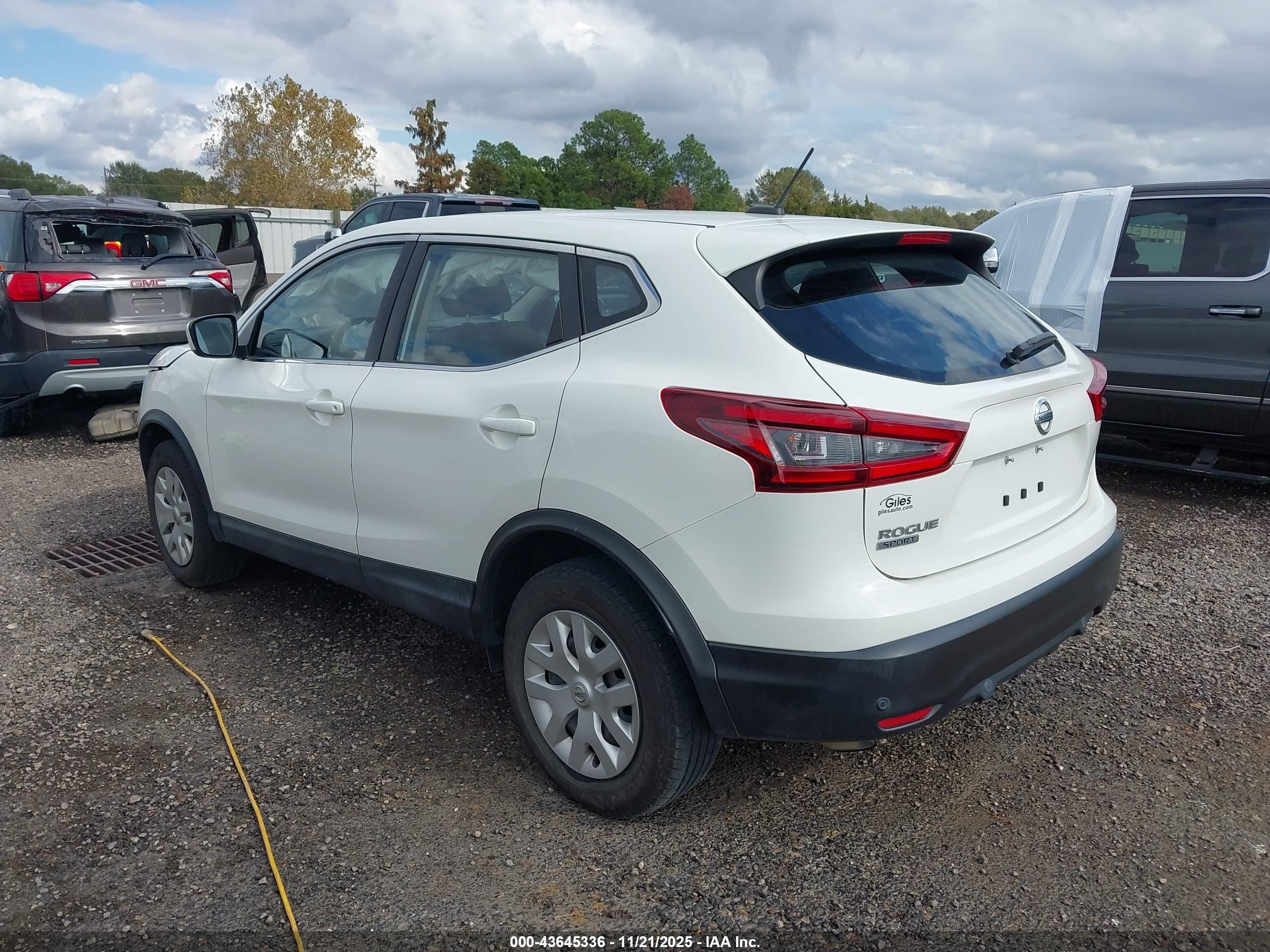NISSAN ROGUE image 3
