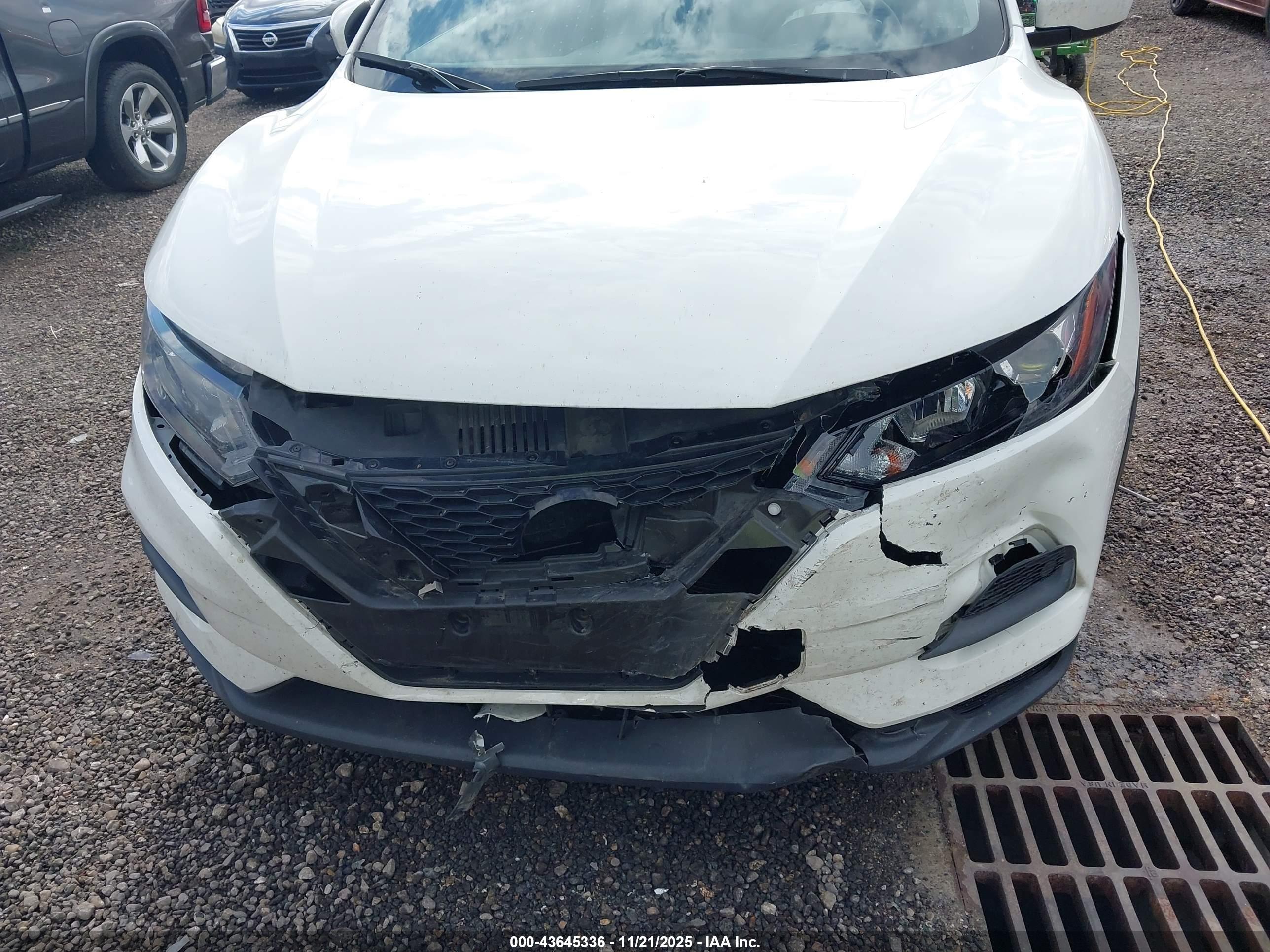 NISSAN ROGUE image 6