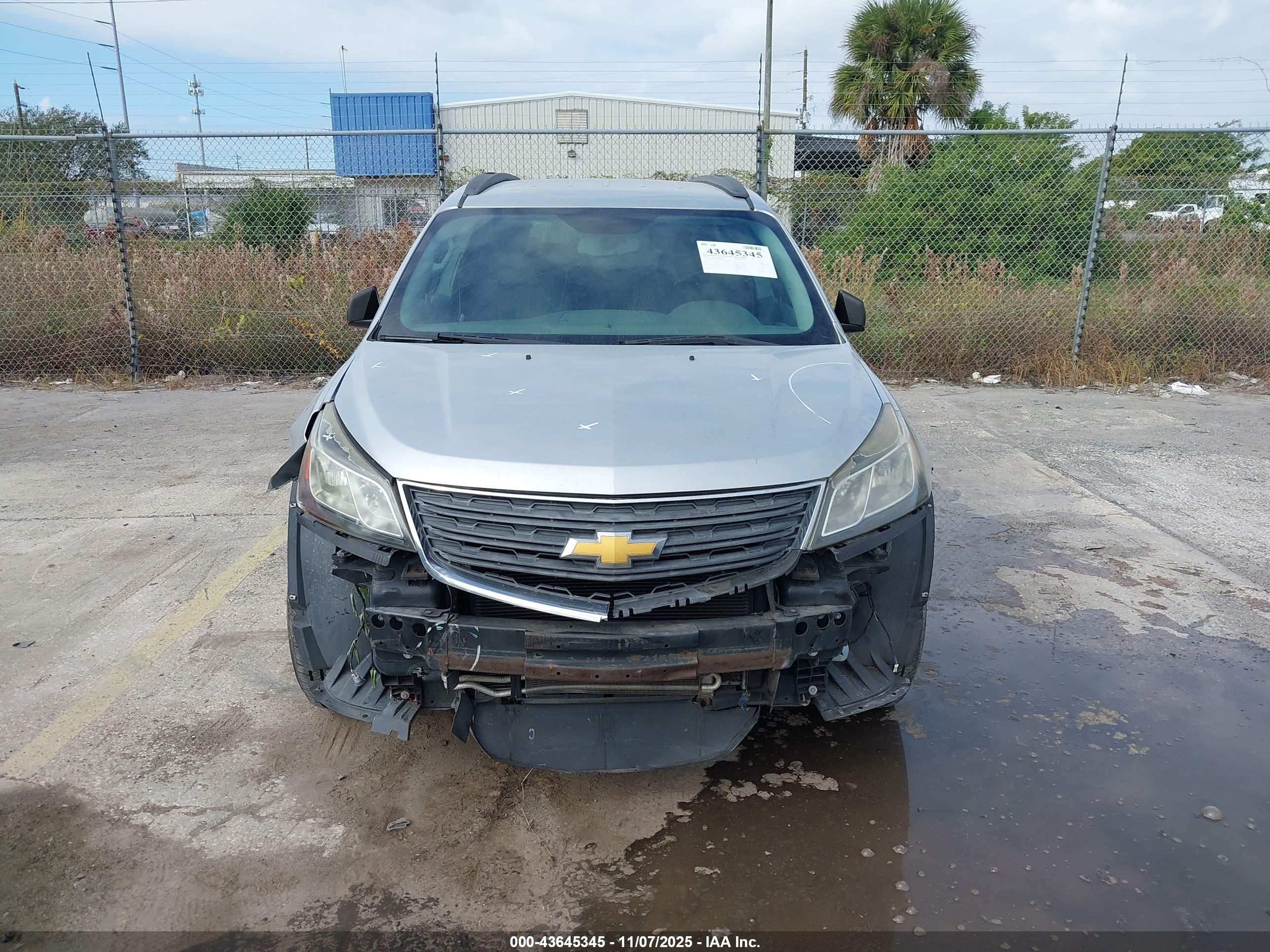 CHEVROLET TRAVERSE image 6