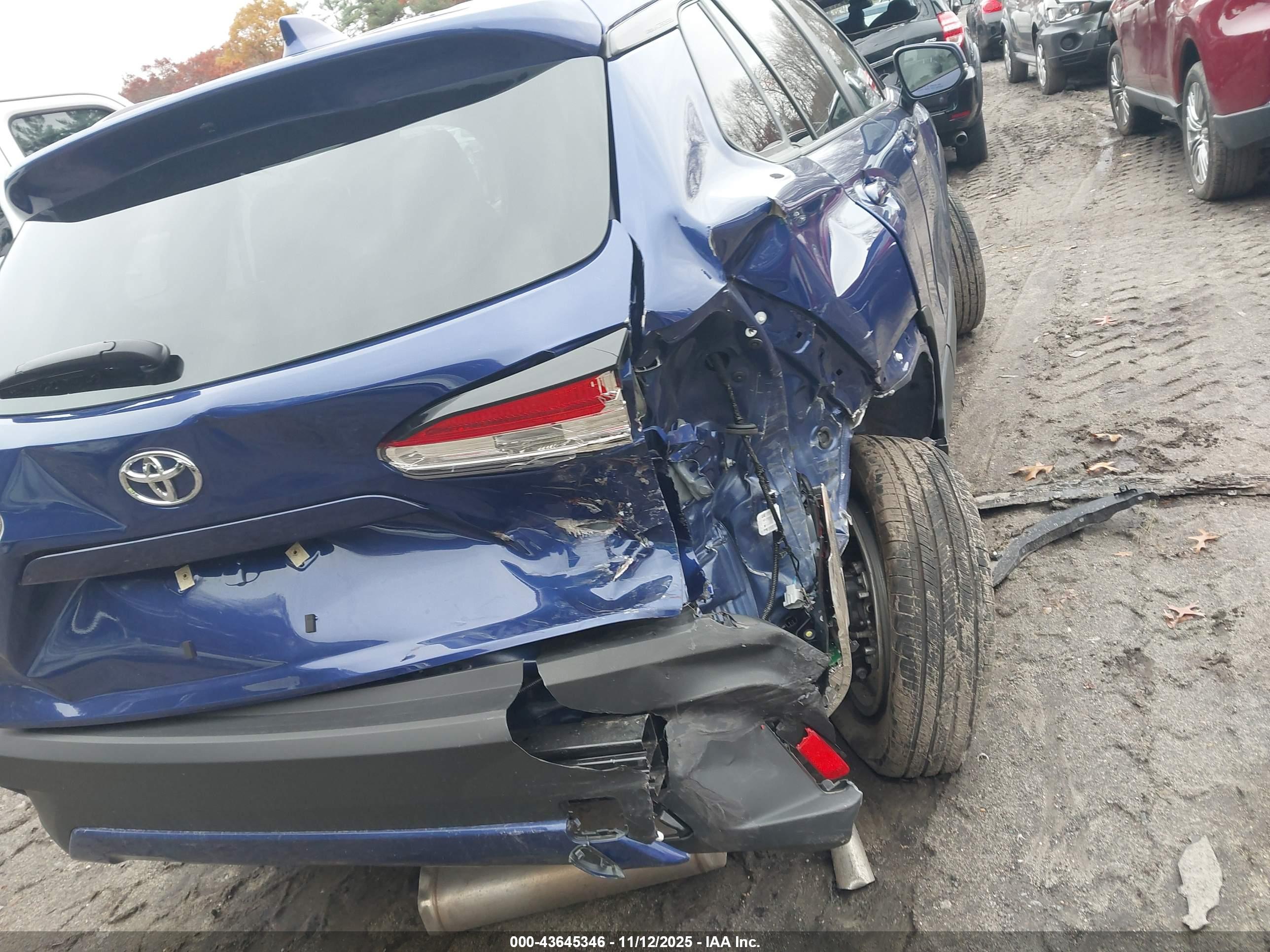 TOYOTA COROLLA image 4