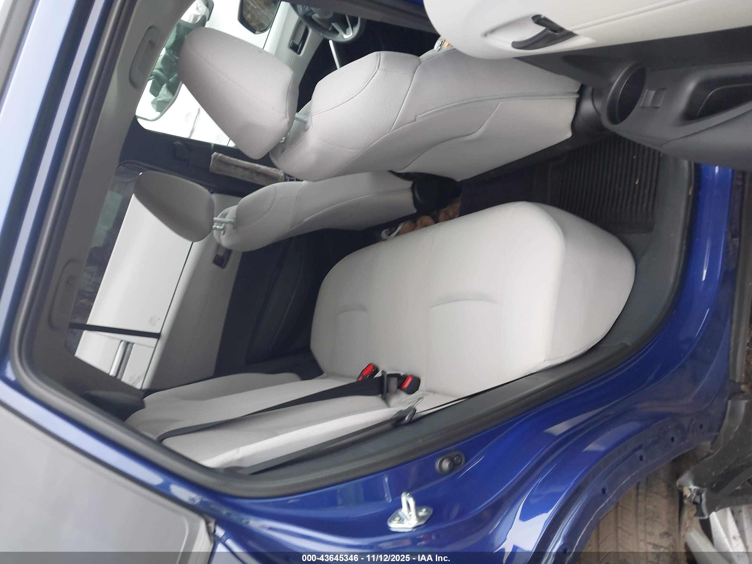 TOYOTA COROLLA image 8