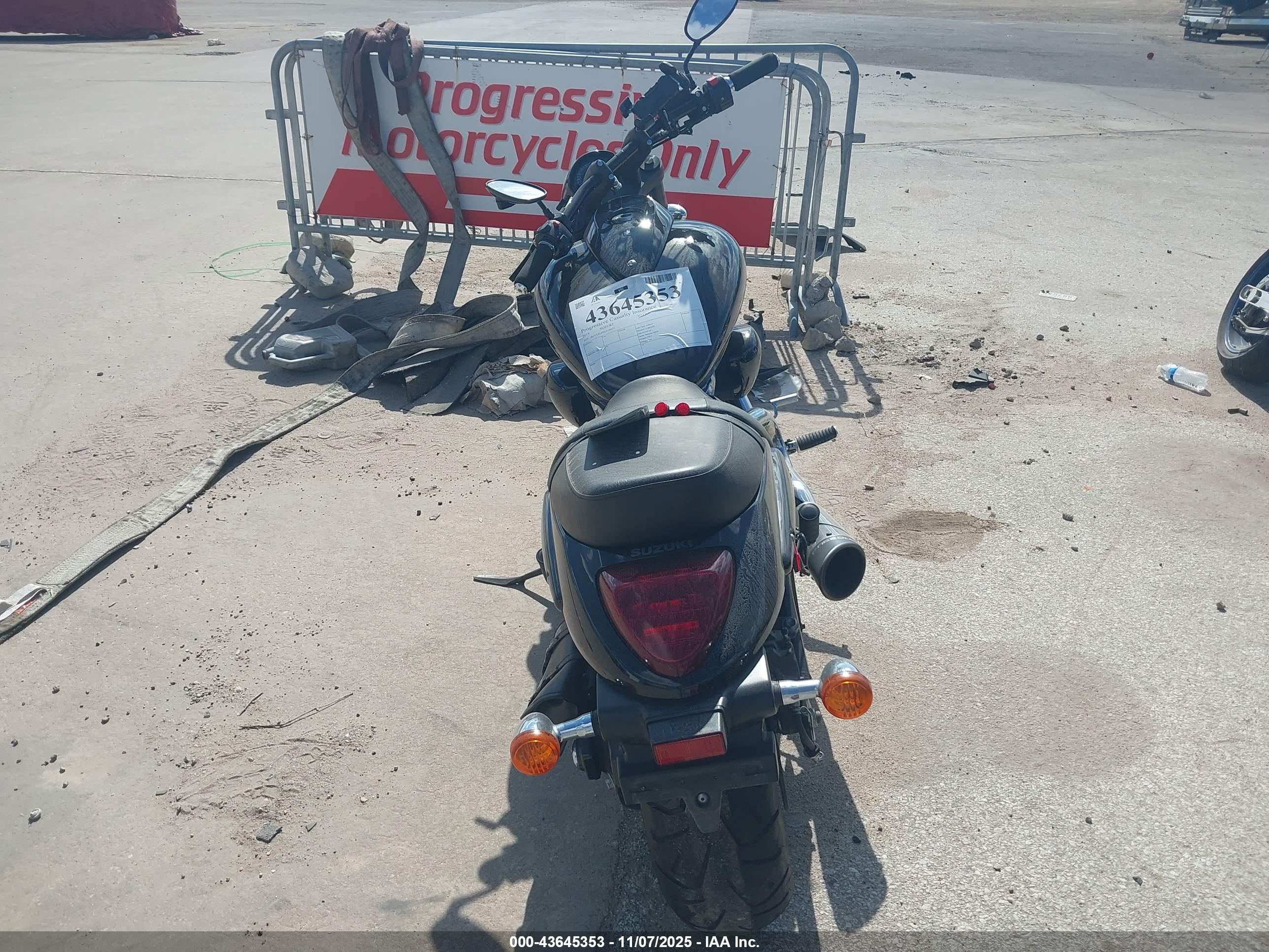 SUZUKI VZ1500 image 6