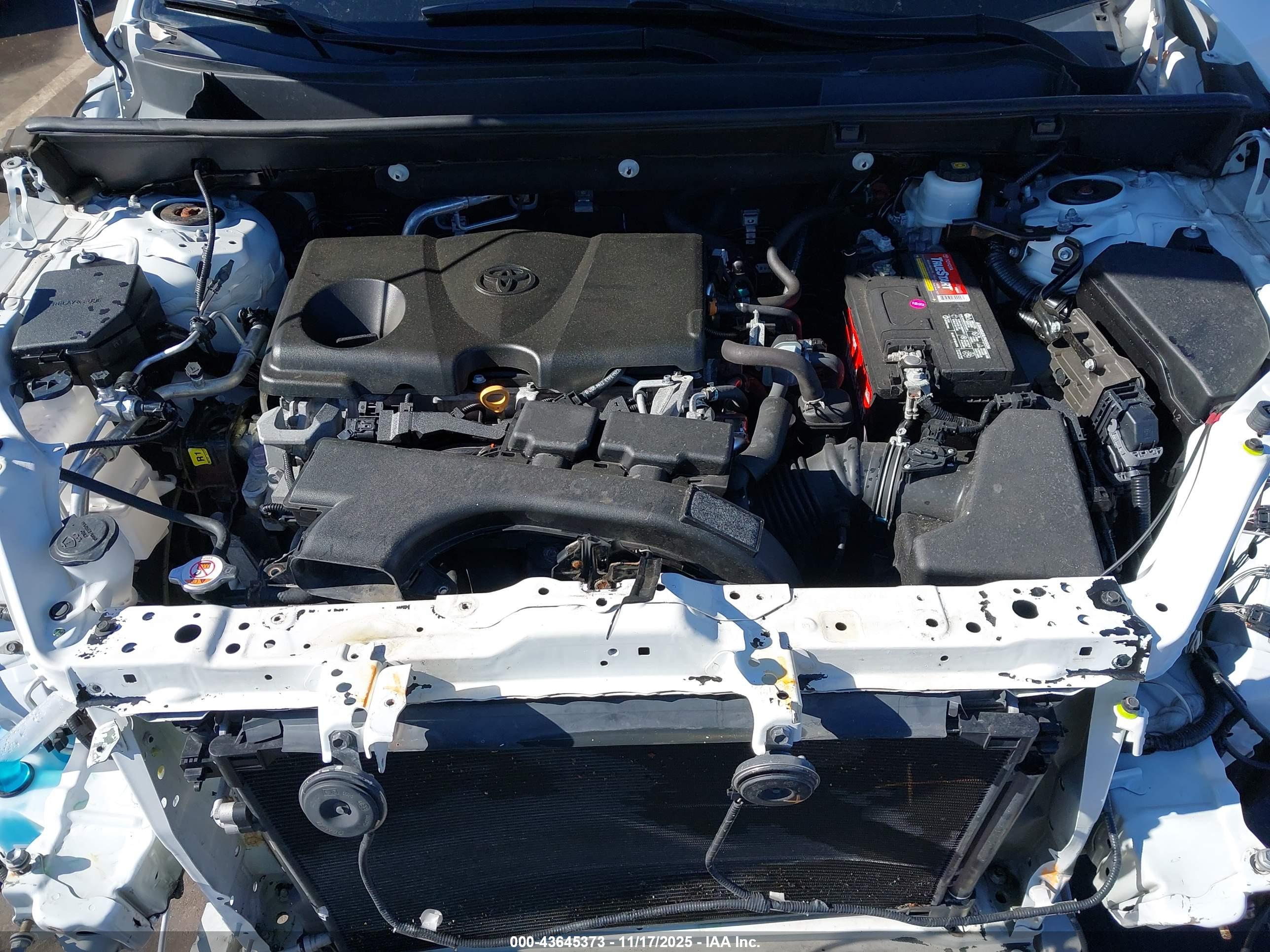 TOYOTA RAV4 image 10