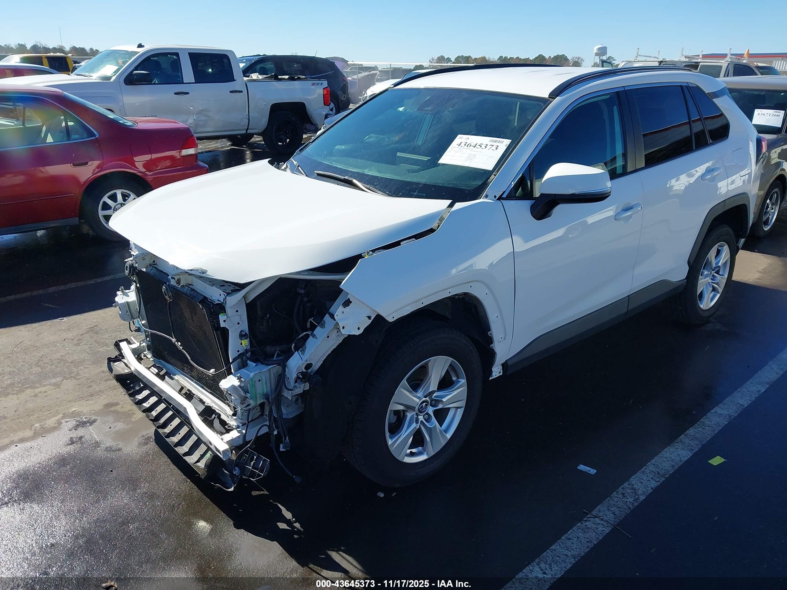 TOYOTA RAV4 image 2