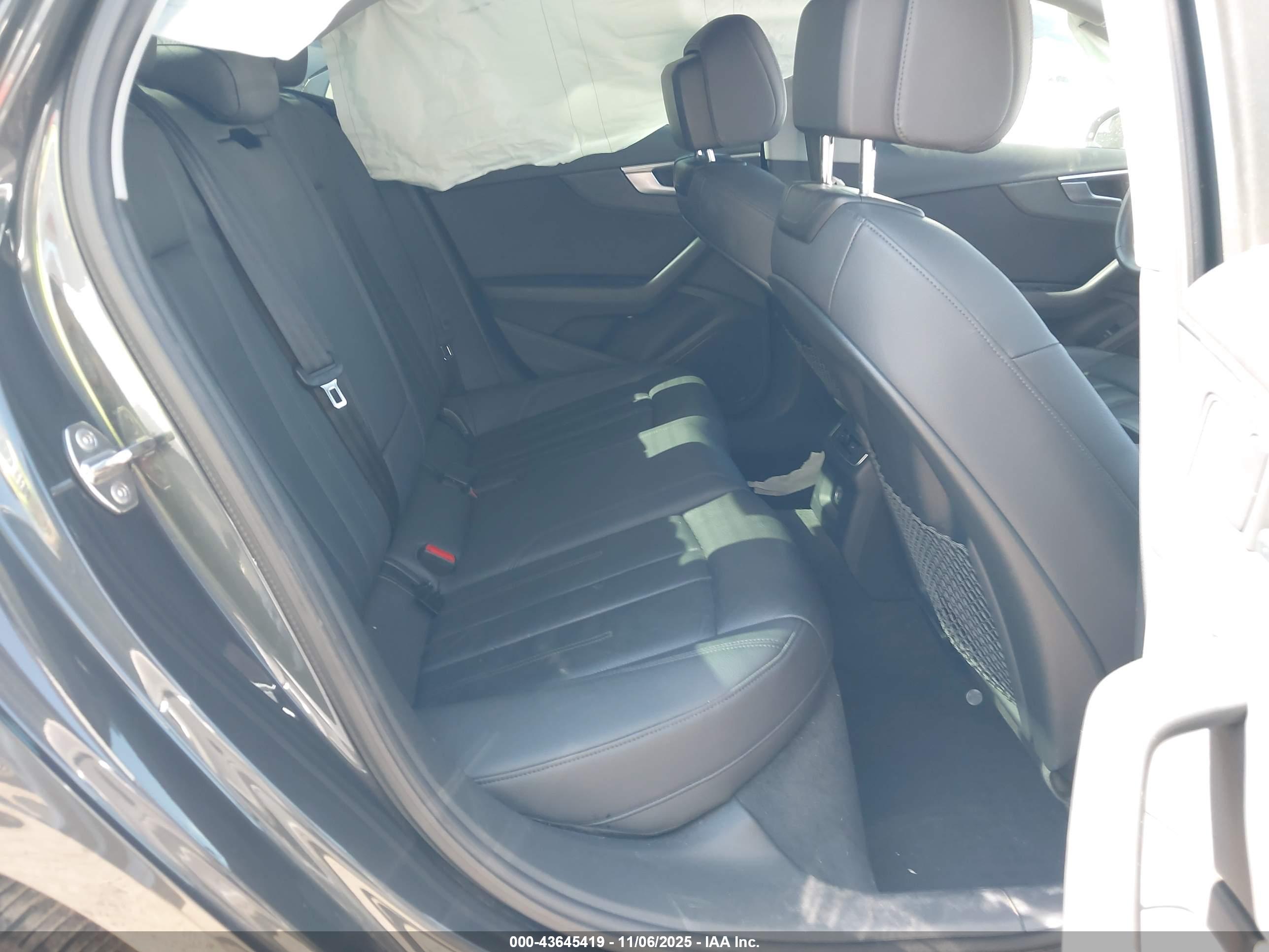 AUDI A4 image 8