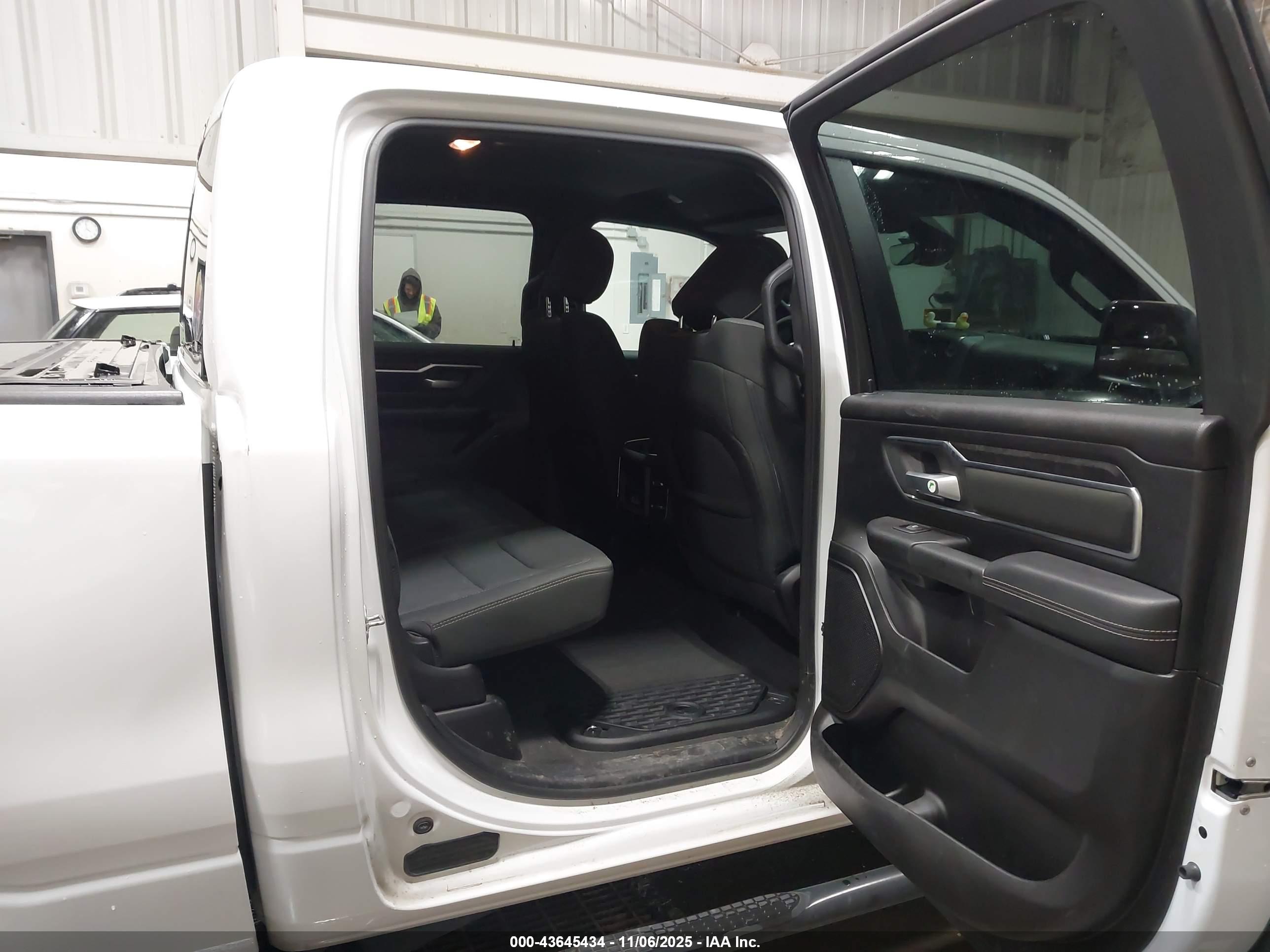 RAM 1500 image 8