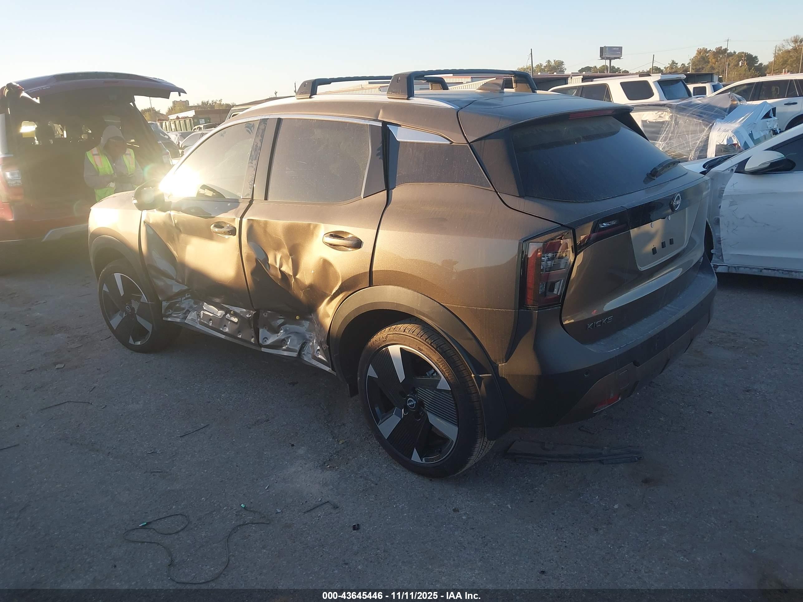 NISSAN KICKS image 3
