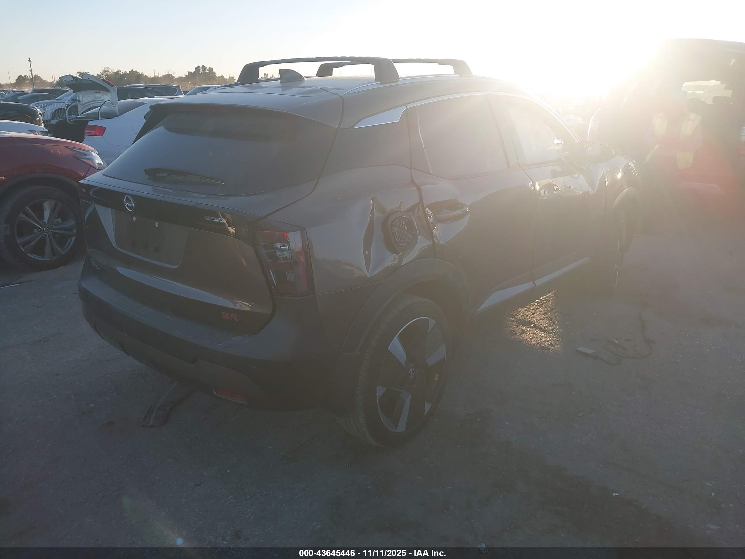 NISSAN KICKS image 4