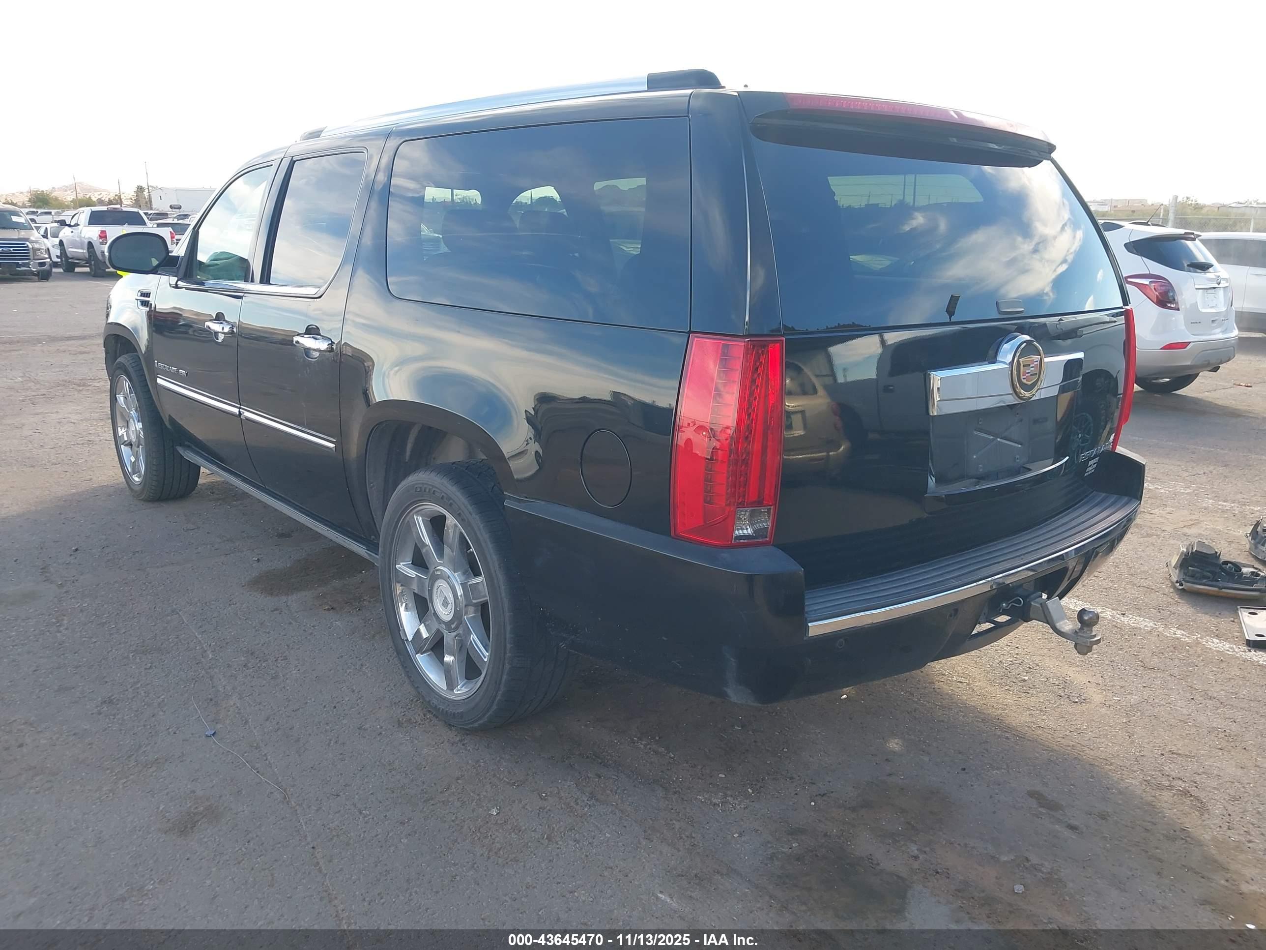 CADILLAC ESCALADE image 3