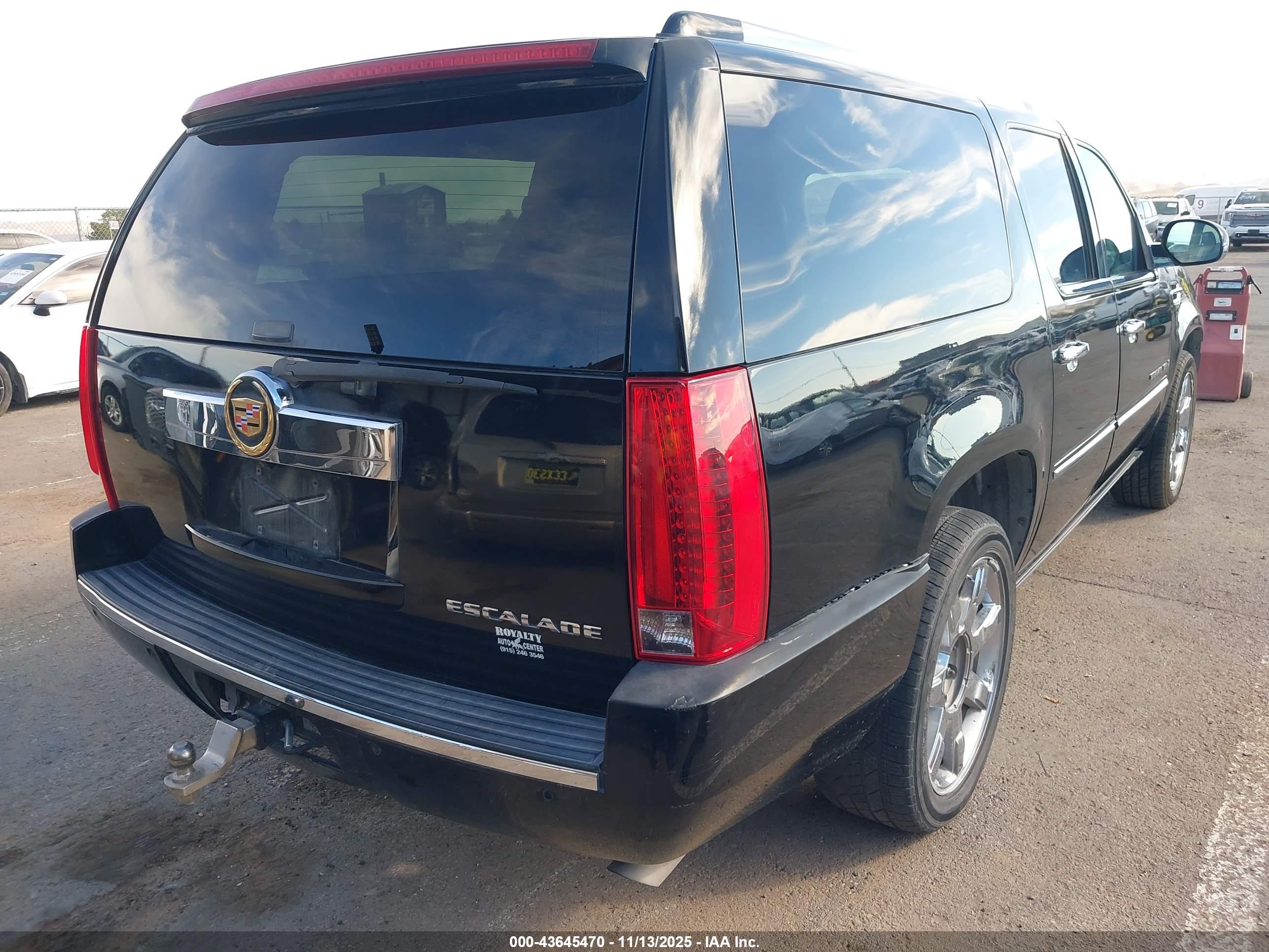 CADILLAC ESCALADE image 4