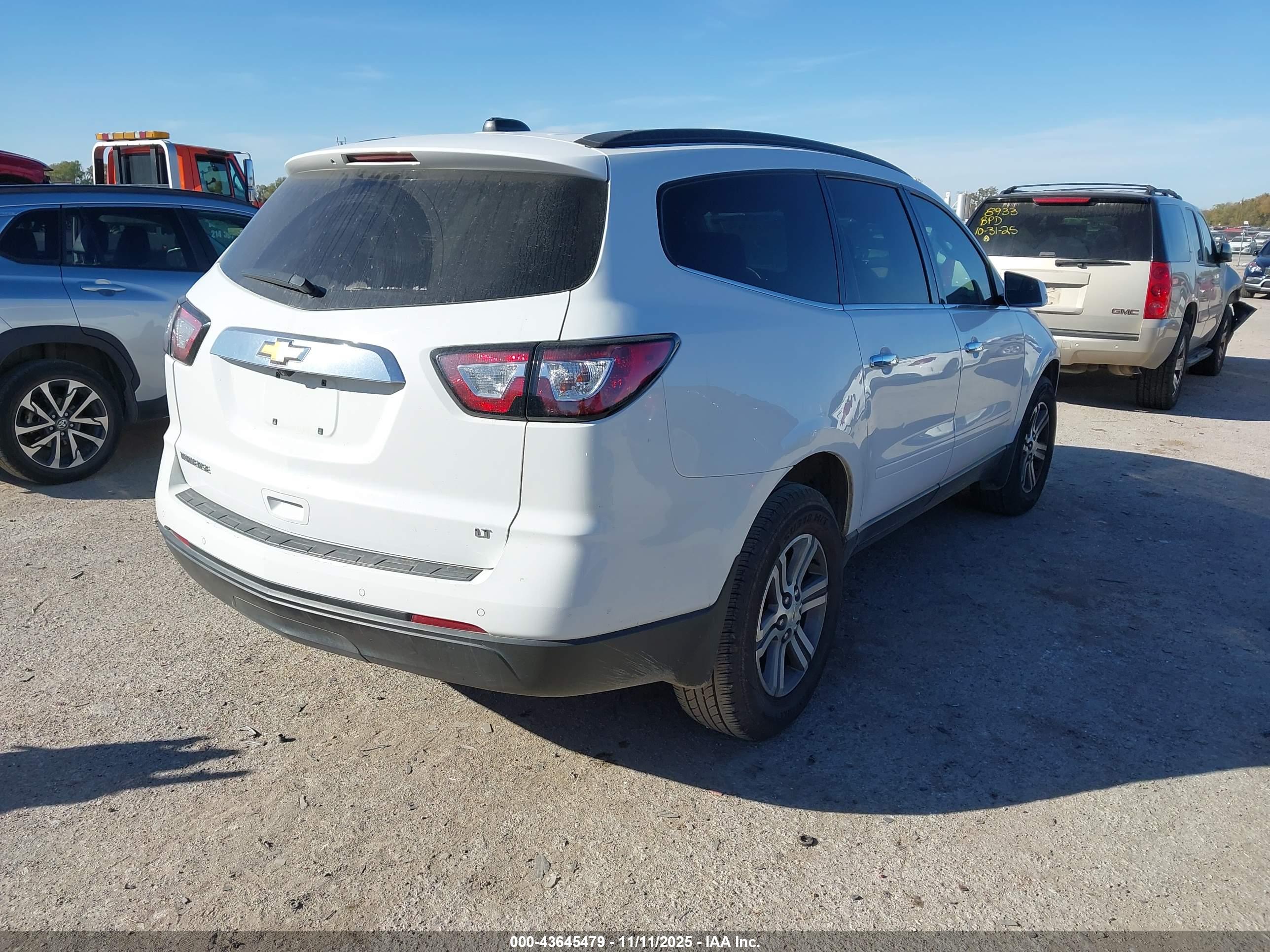 CHEVROLET TRAVERSE image 4