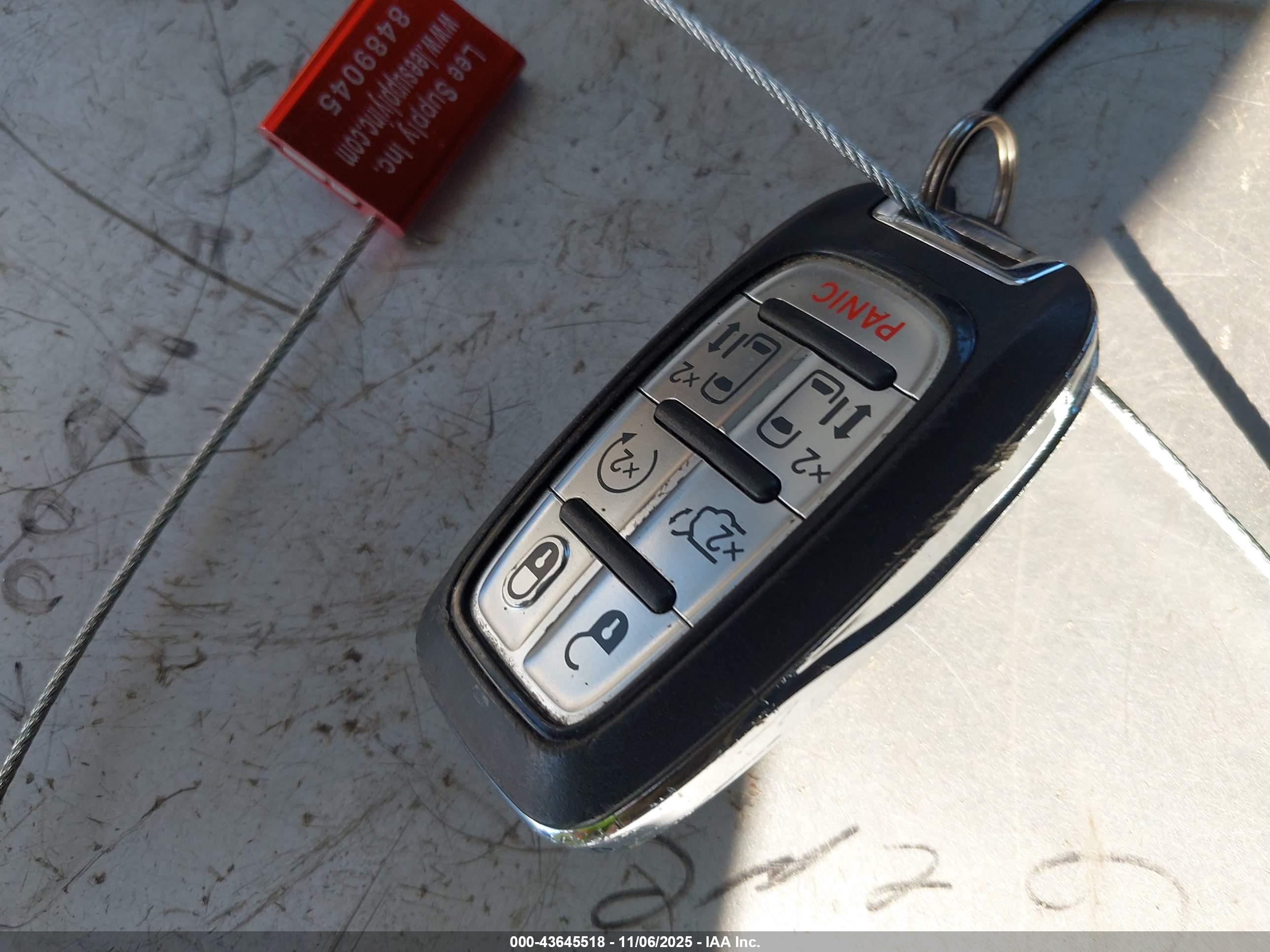 CHRYSLER VOYAGER image 11