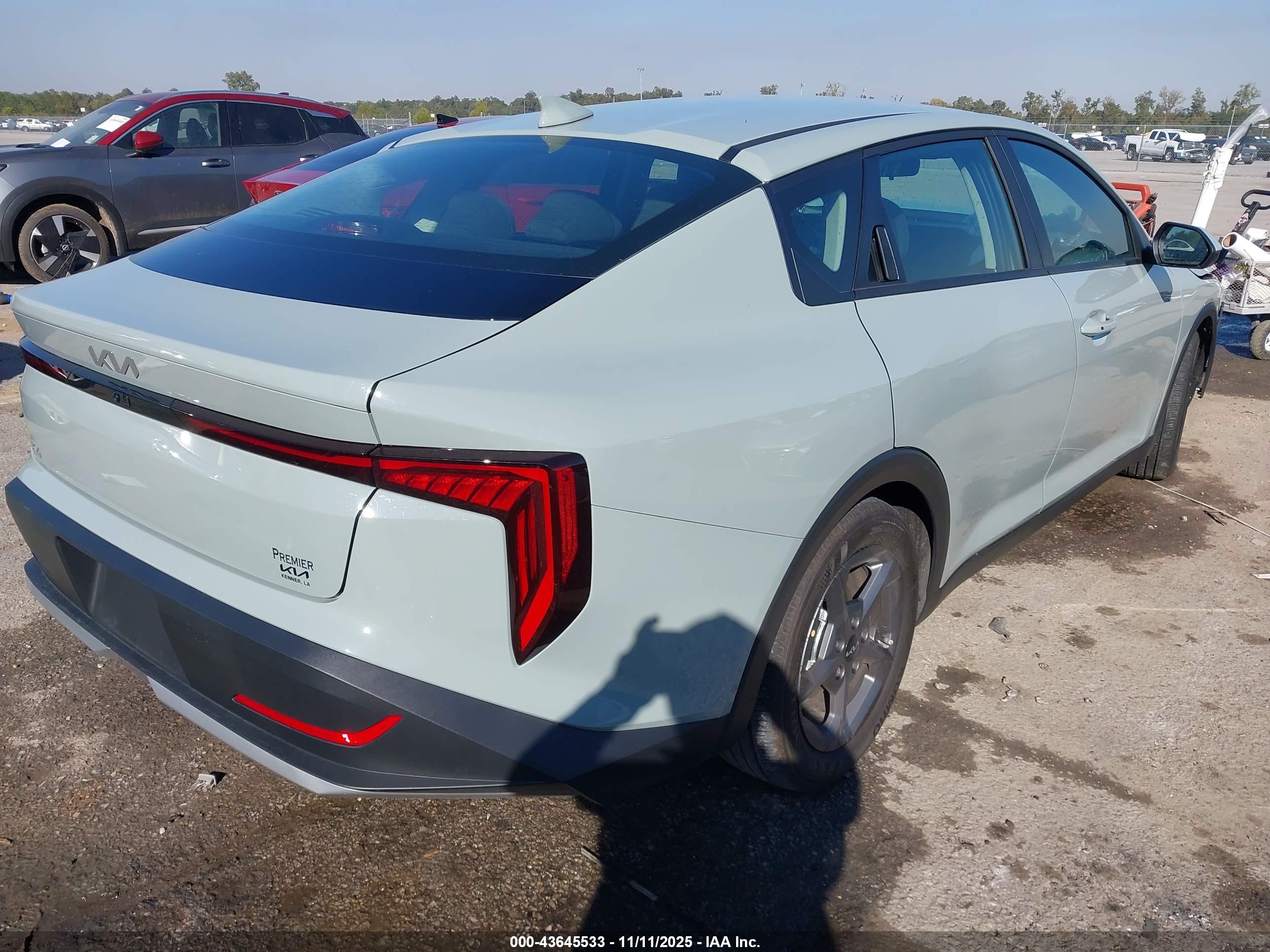 KIA K4 image 4