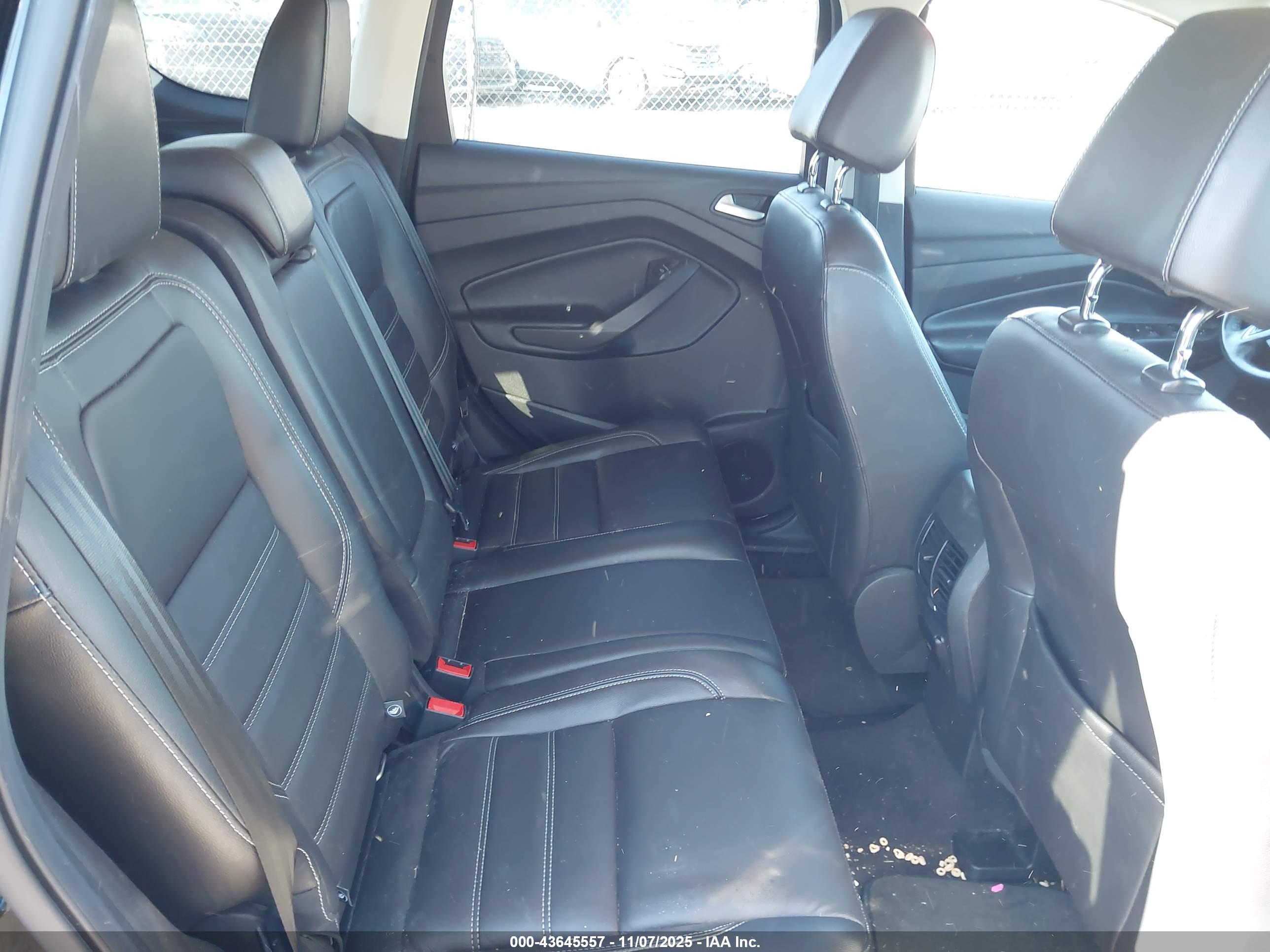 FORD ESCAPE image 8