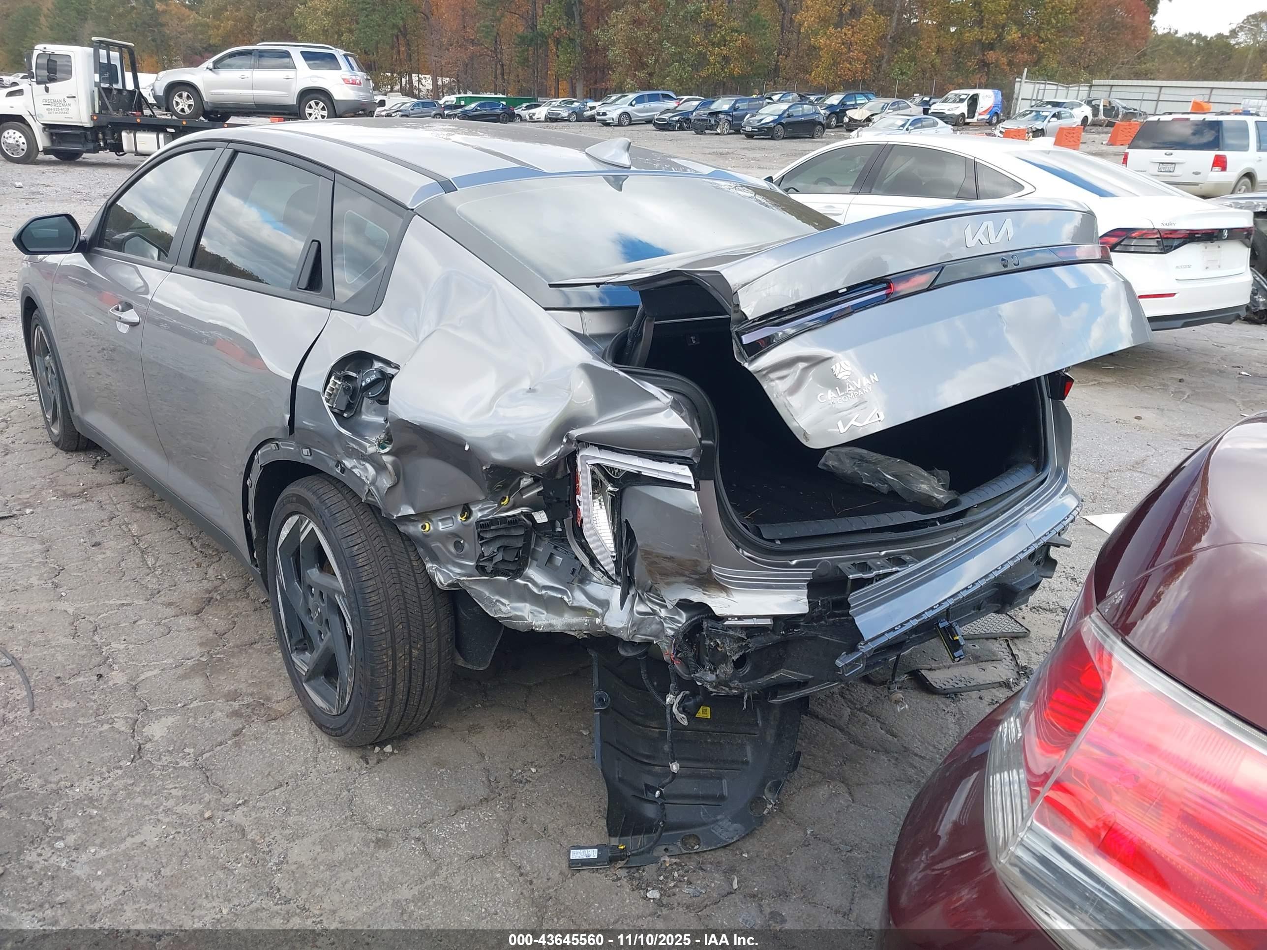 KIA K4 image 3