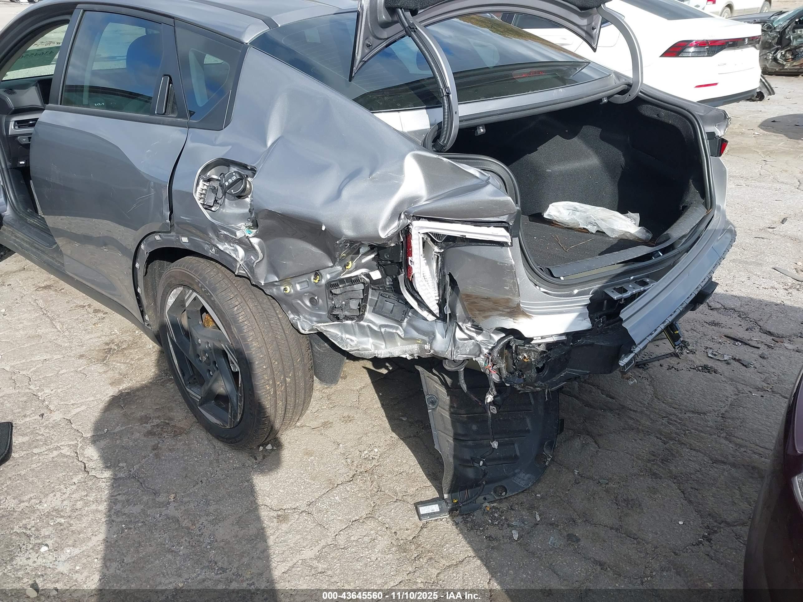 KIA K4 image 6