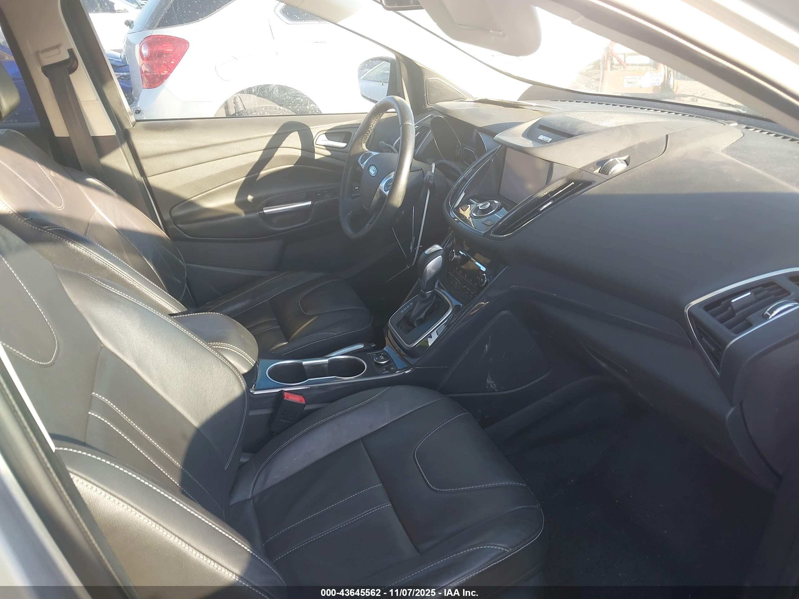 FORD ESCAPE image 5