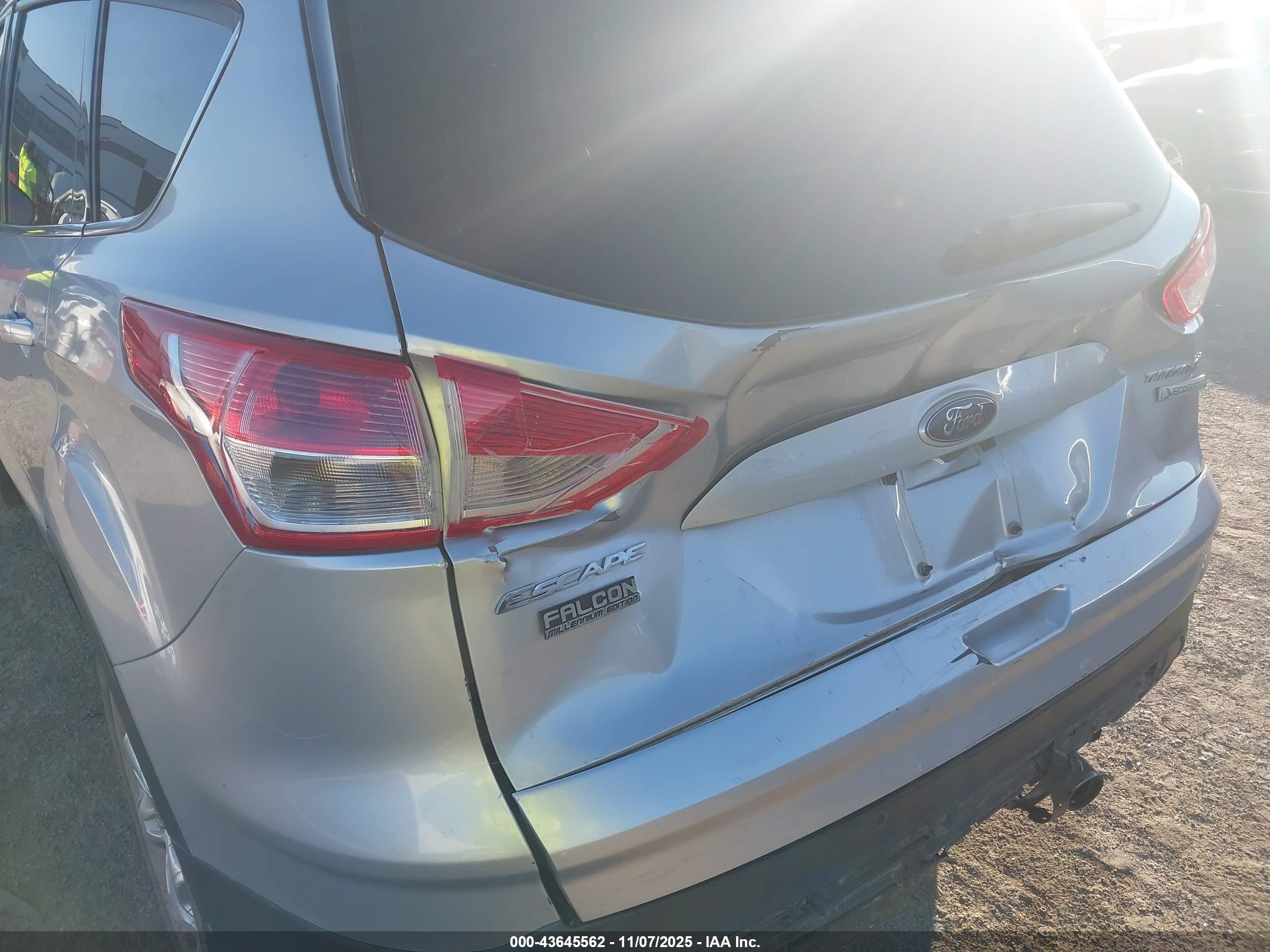 FORD ESCAPE image 6
