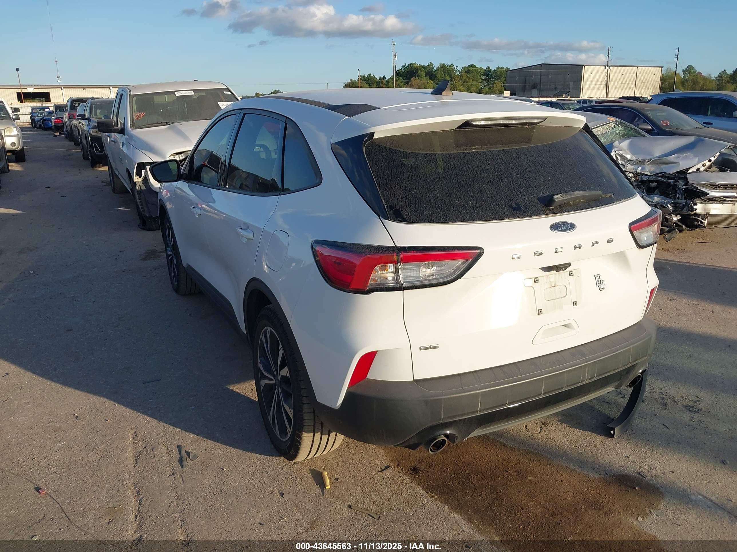 FORD ESCAPE image 3