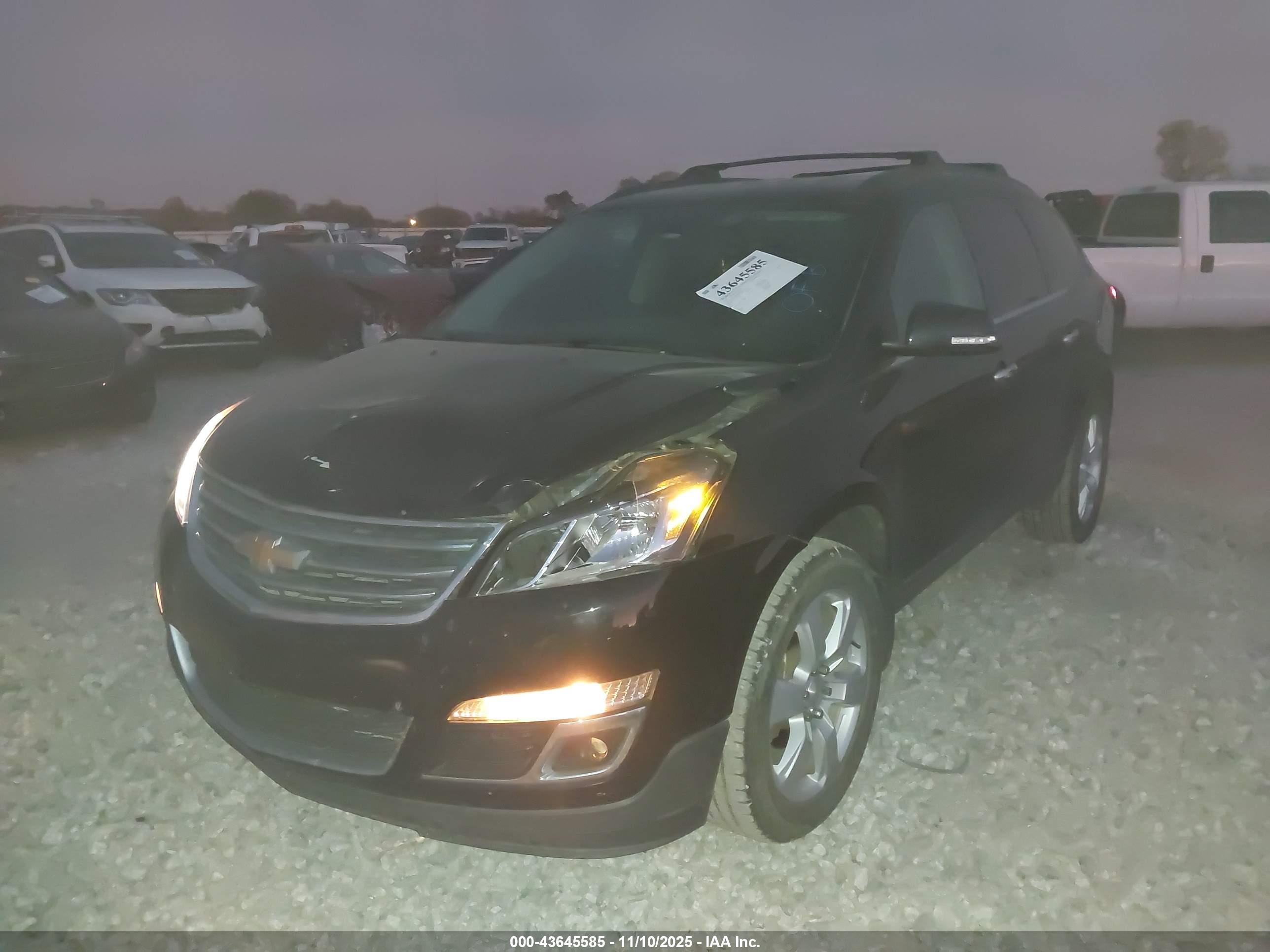 CHEVROLET TRAVERSE image 6