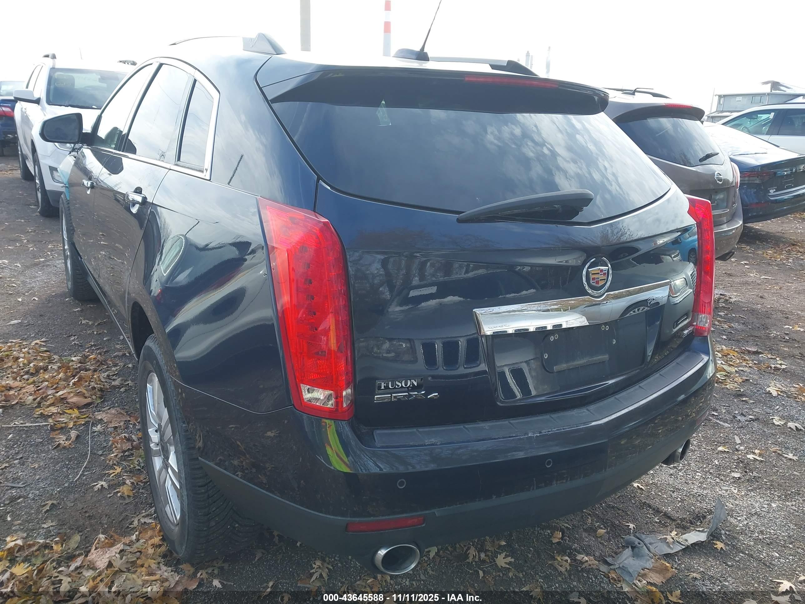 CADILLAC SRX image 3