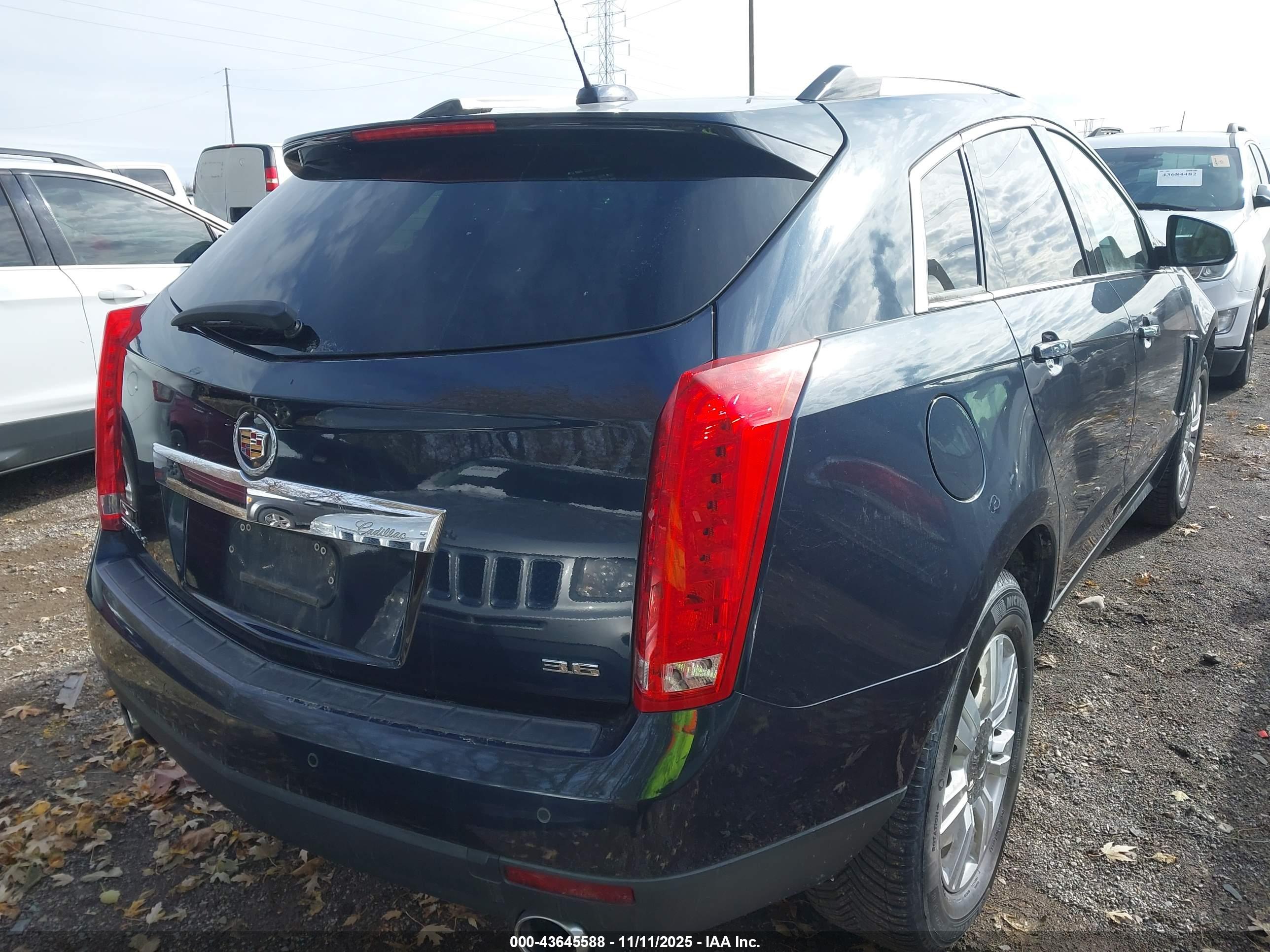 CADILLAC SRX image 4