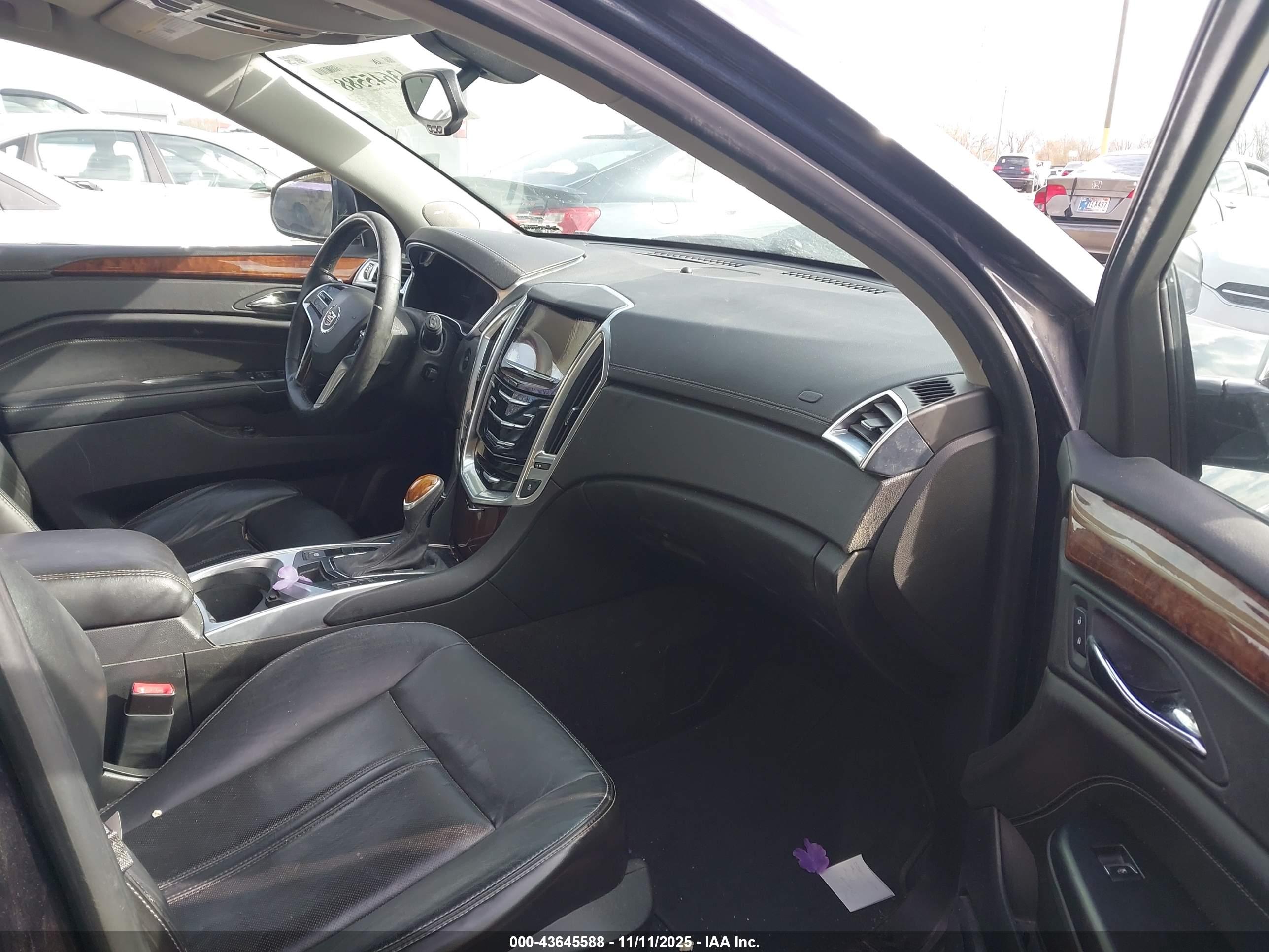 CADILLAC SRX image 5