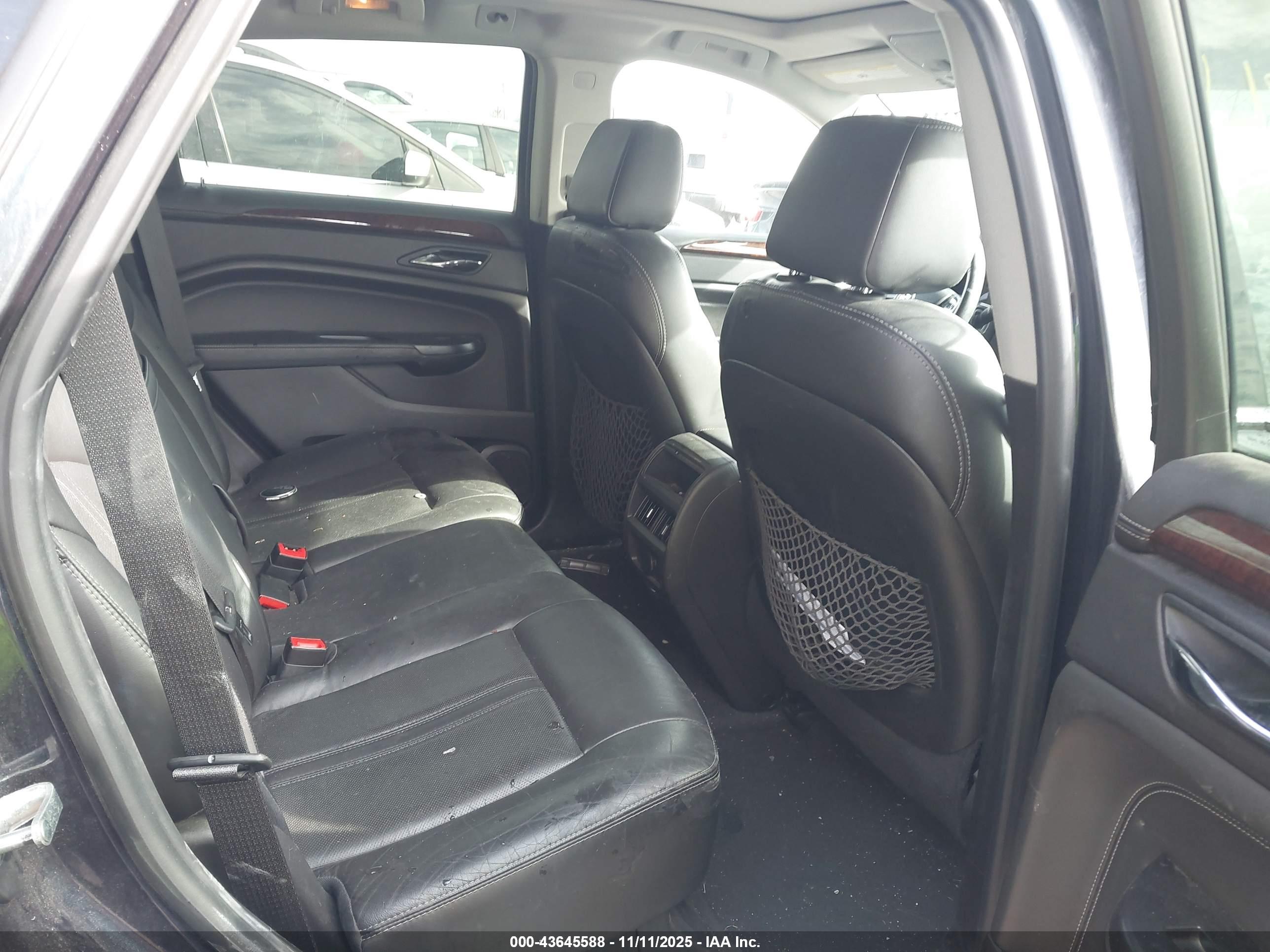 CADILLAC SRX image 8