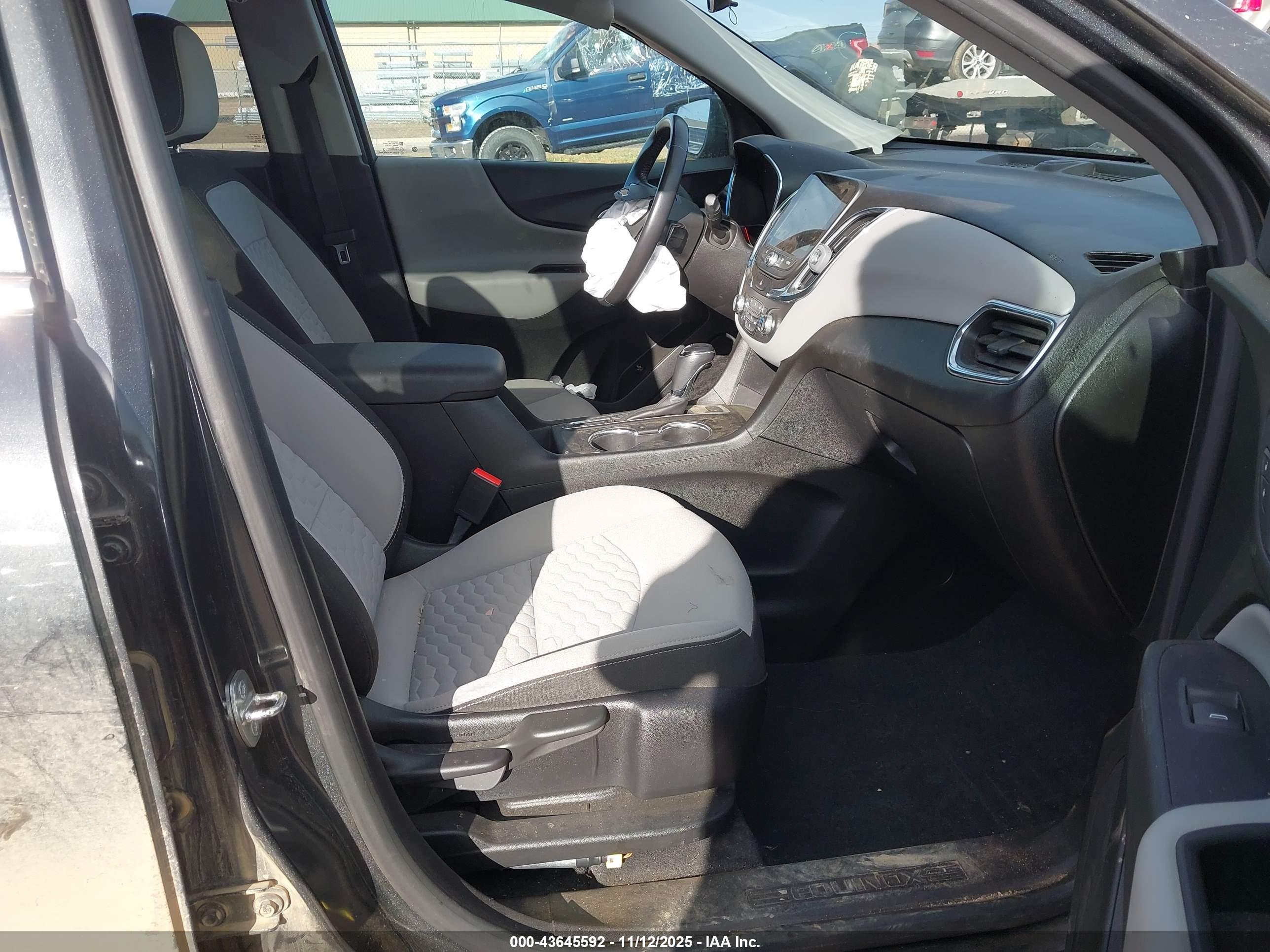 CHEVROLET EQUINOX image 5