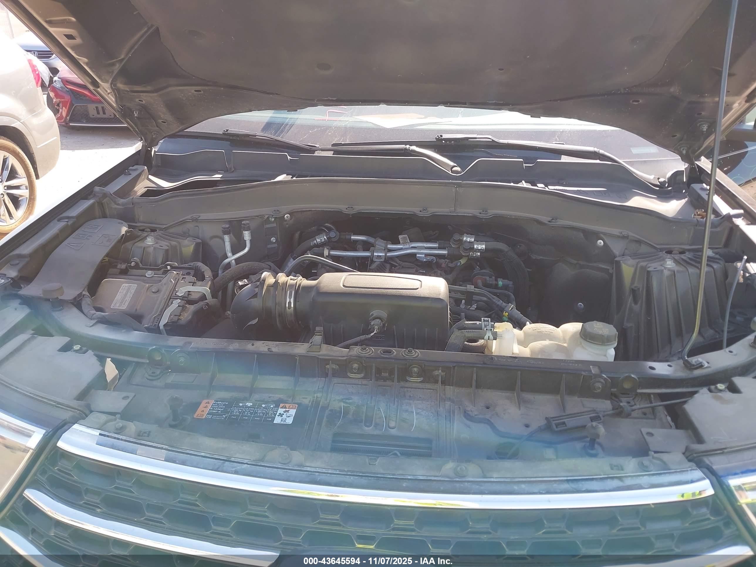 FORD EXPLORER image 10