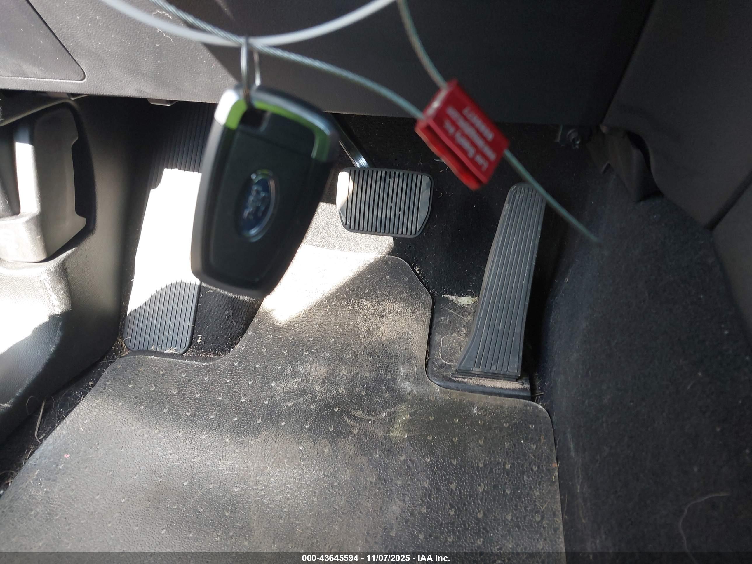 FORD EXPLORER image 11