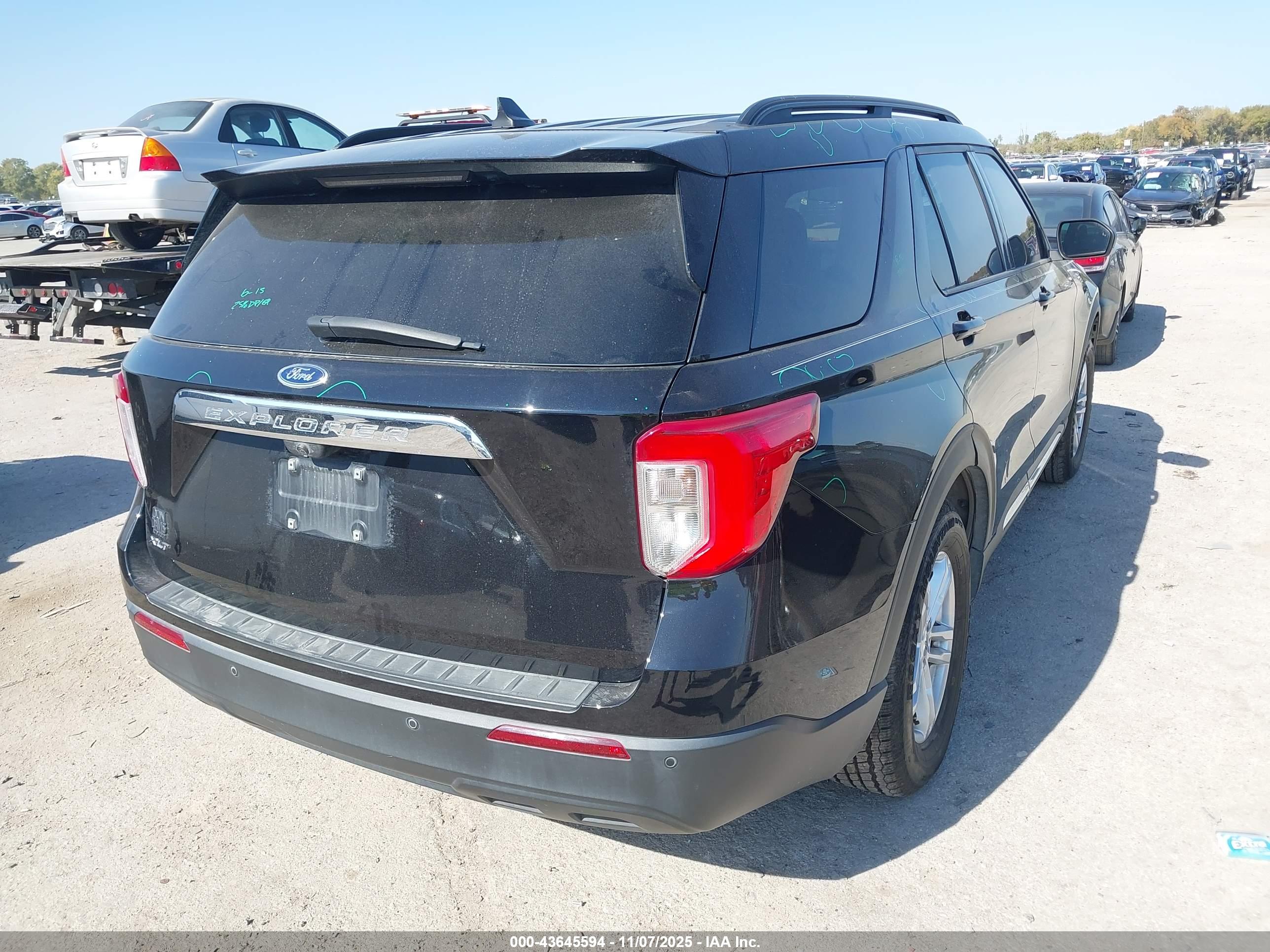 FORD EXPLORER image 4