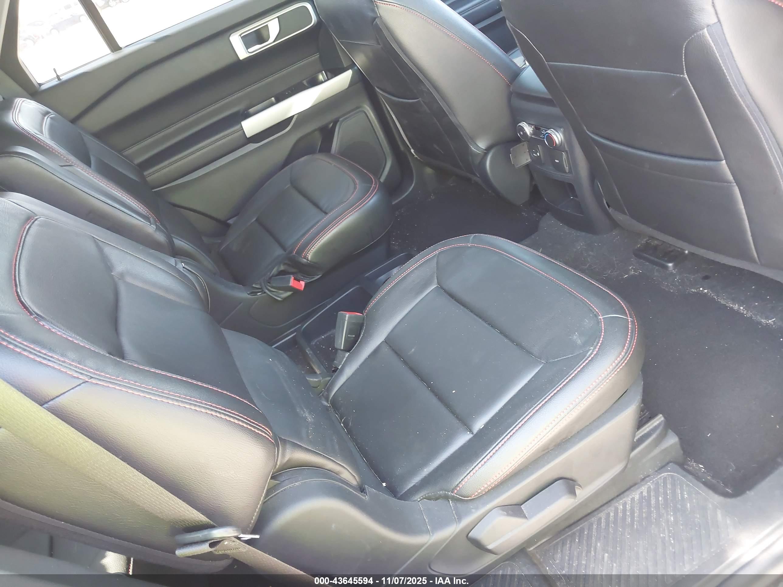 FORD EXPLORER image 8
