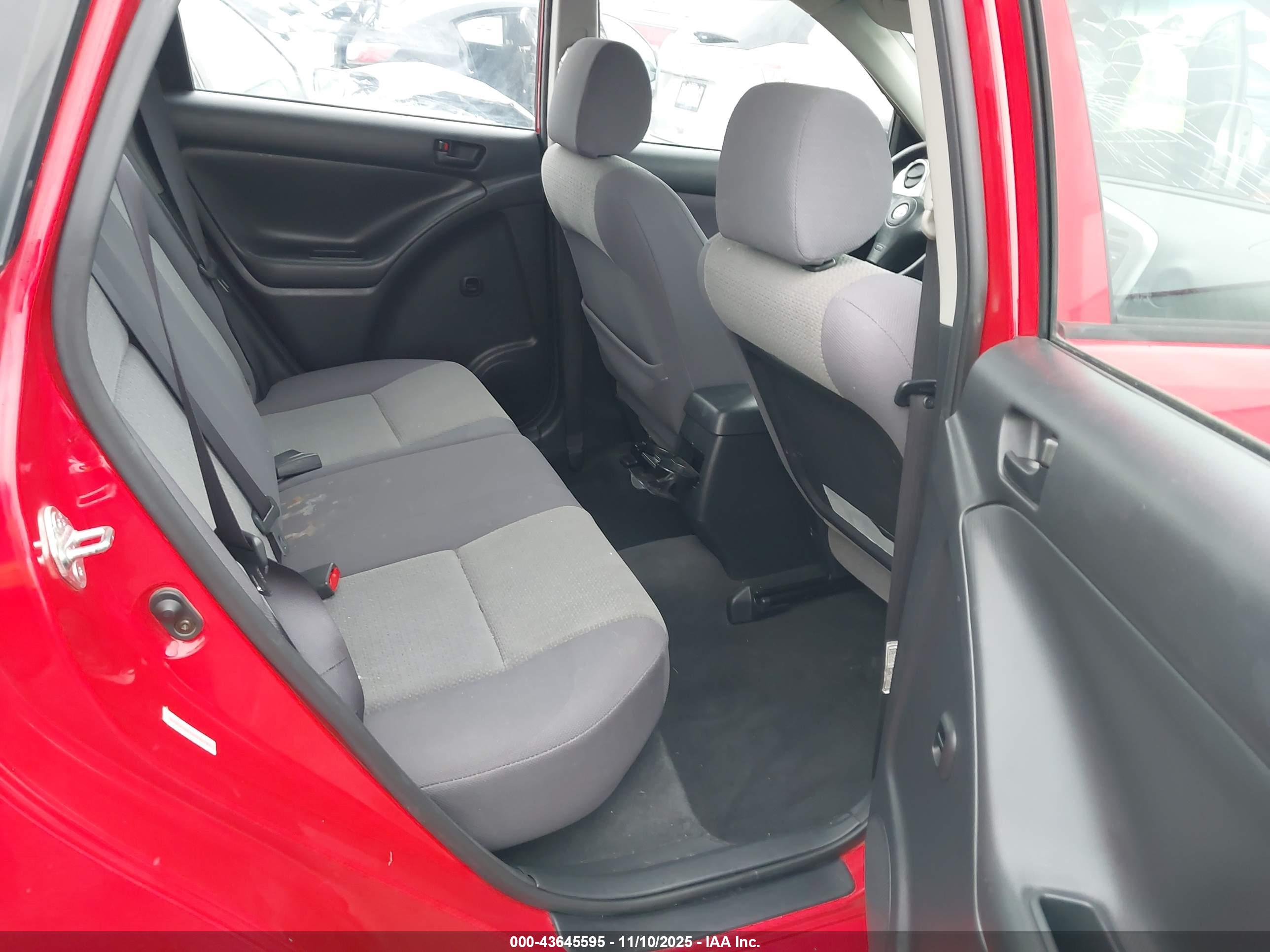TOYOTA MATRIX image 8