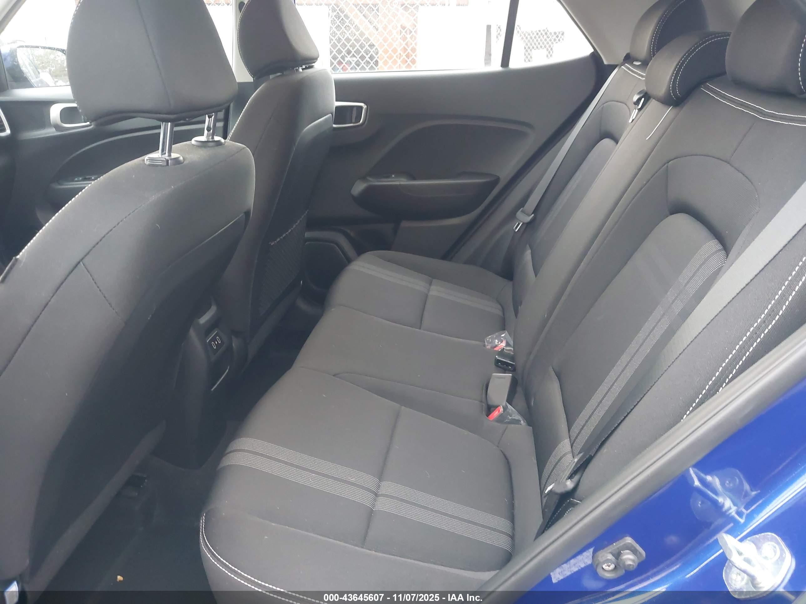 HYUNDAI VENUE image 8