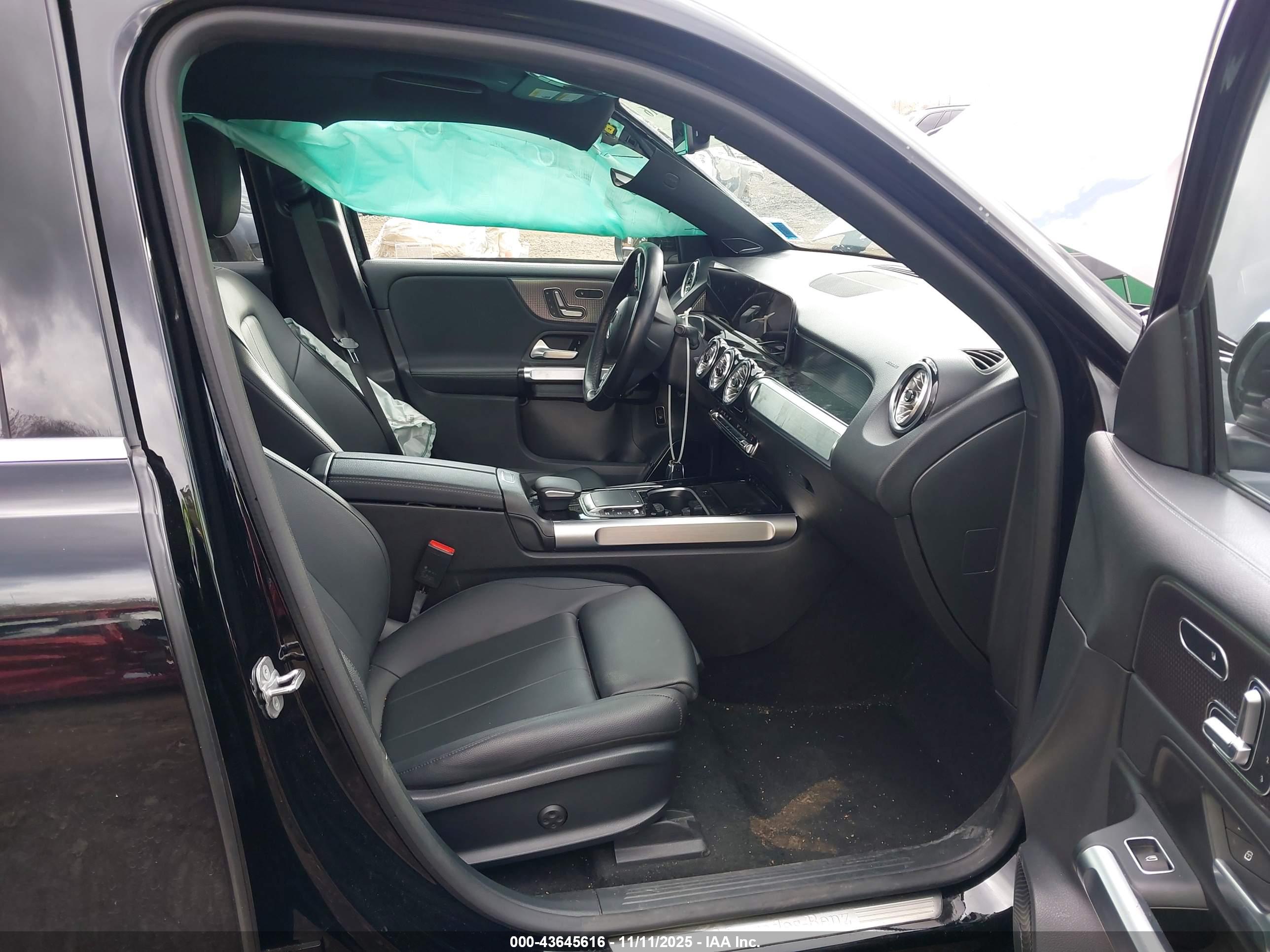 MERCEDES-BENZ EQB image 5