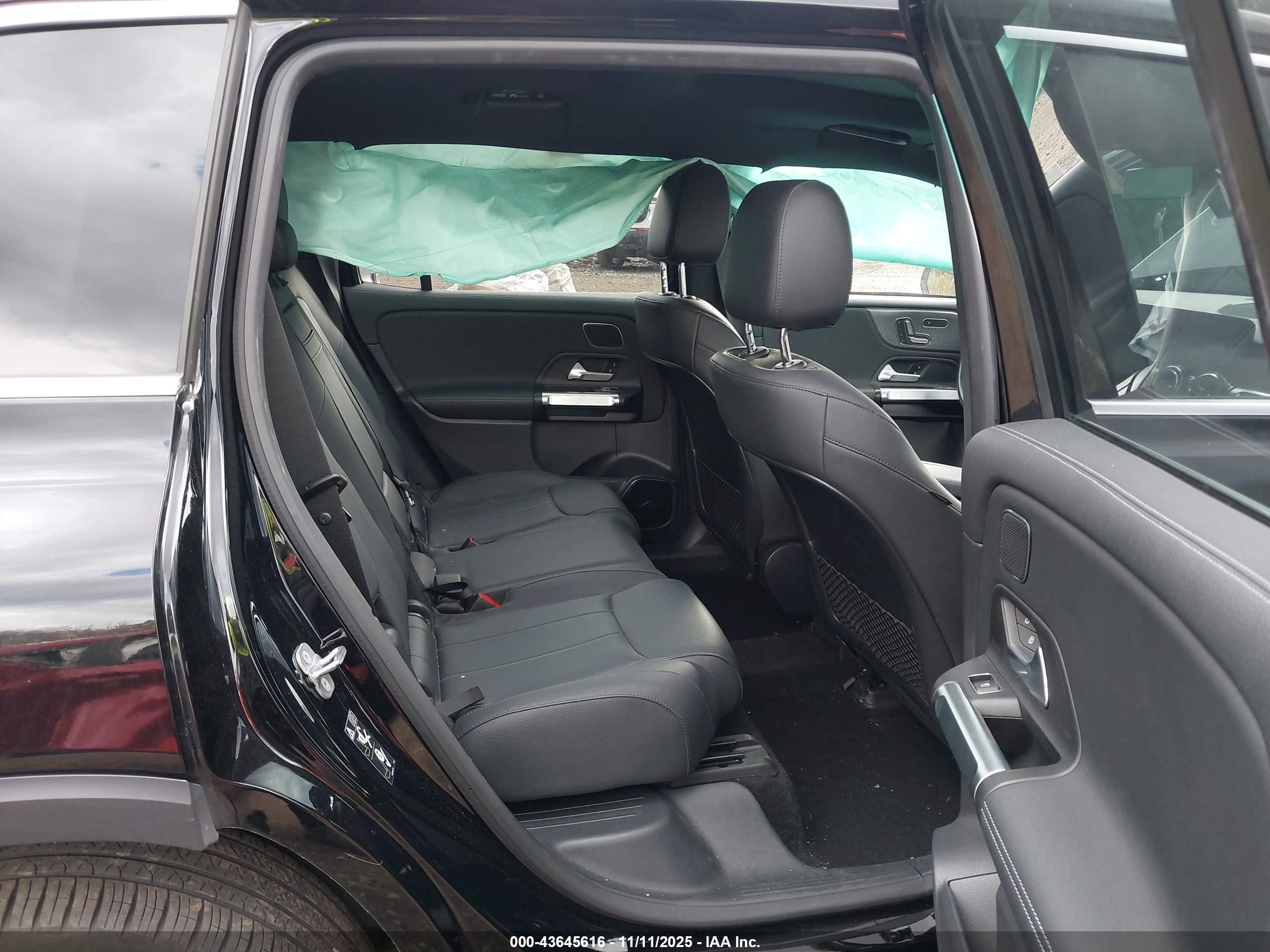 MERCEDES-BENZ EQB image 8