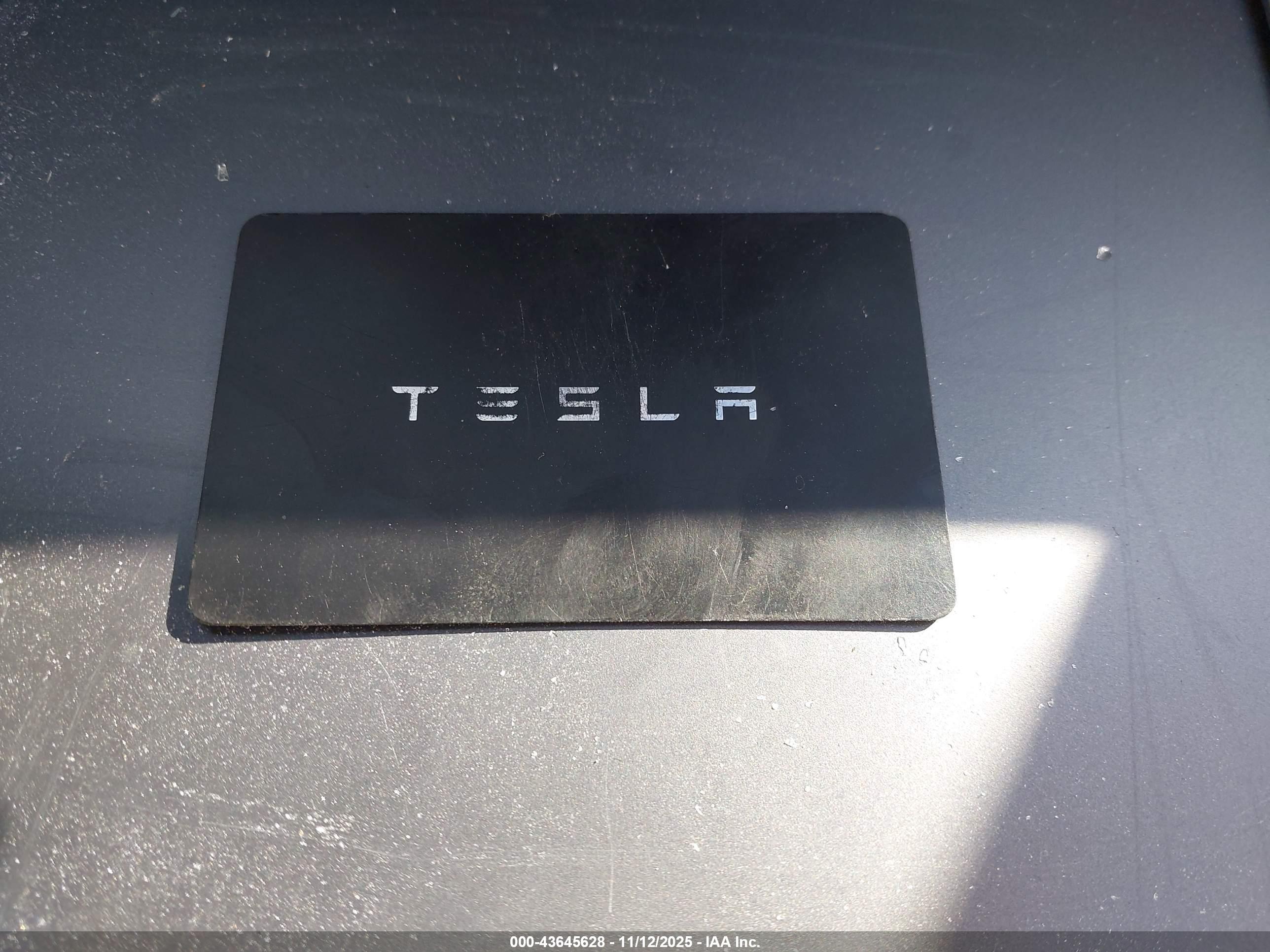 TESLA MODEL image 11