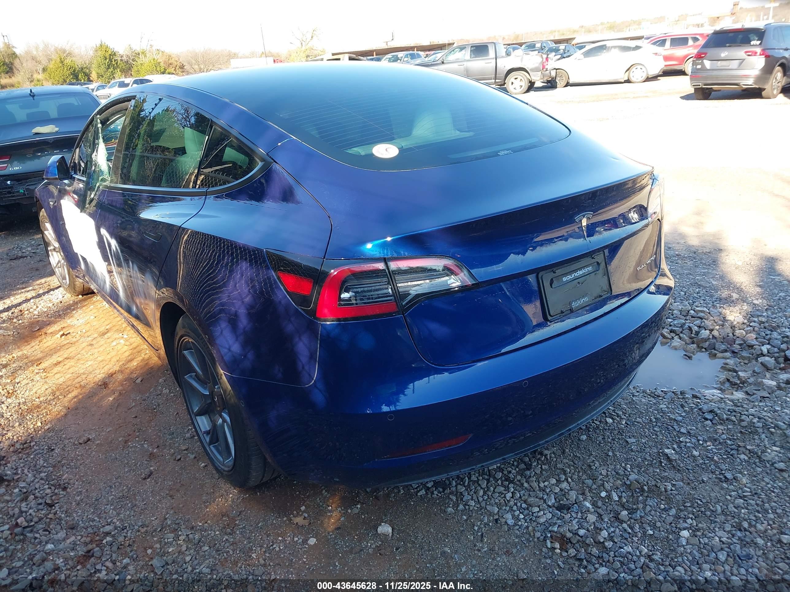 TESLA MODEL image 3