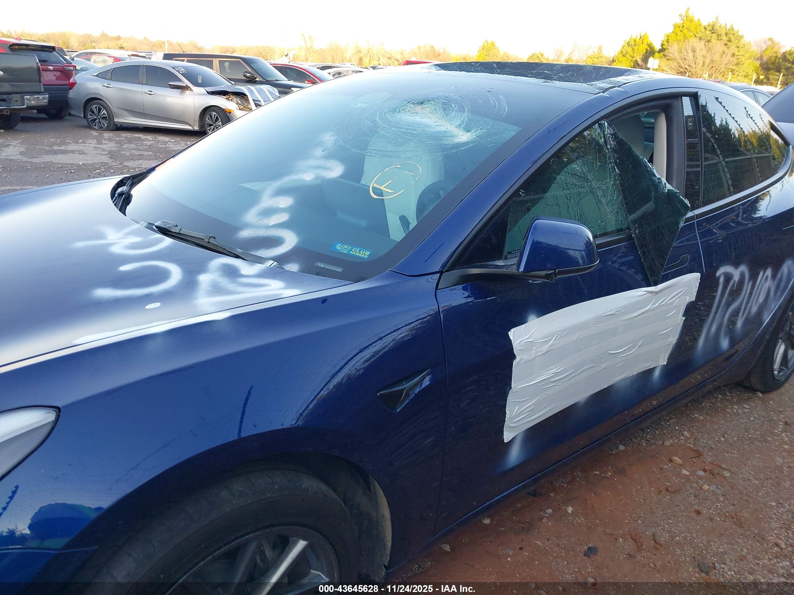 TESLA MODEL image 6