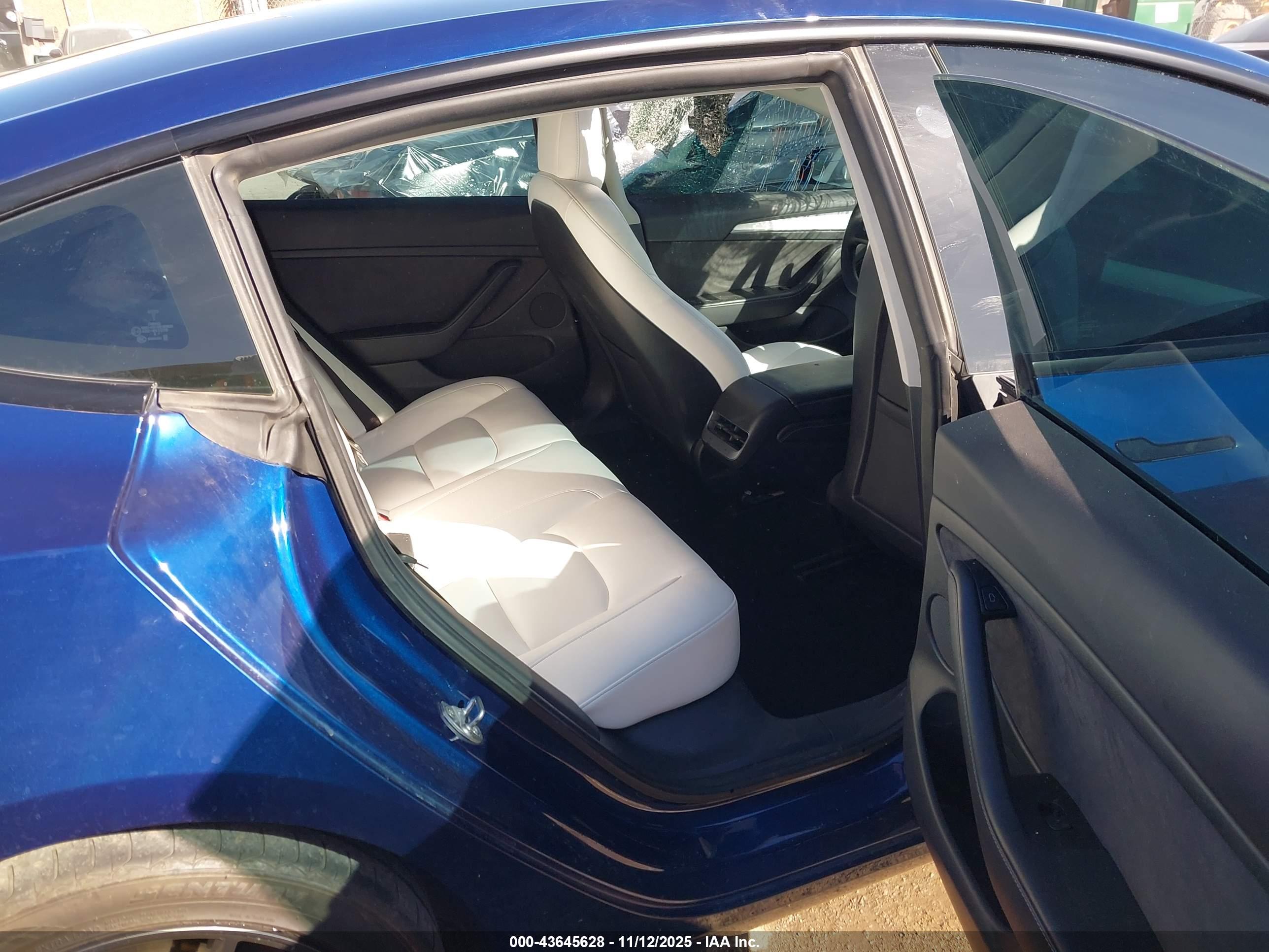 TESLA MODEL image 8