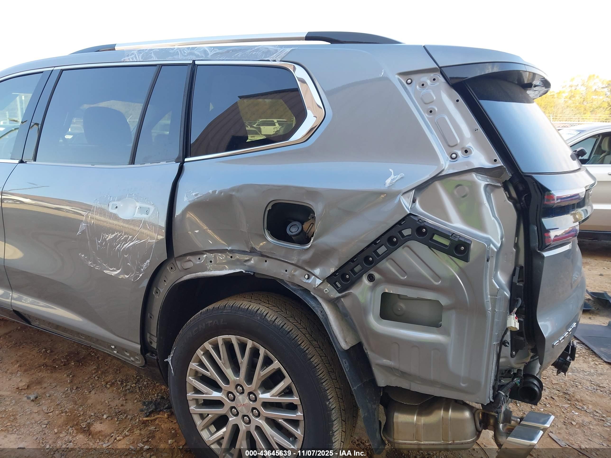 GMC ACADIA image 6
