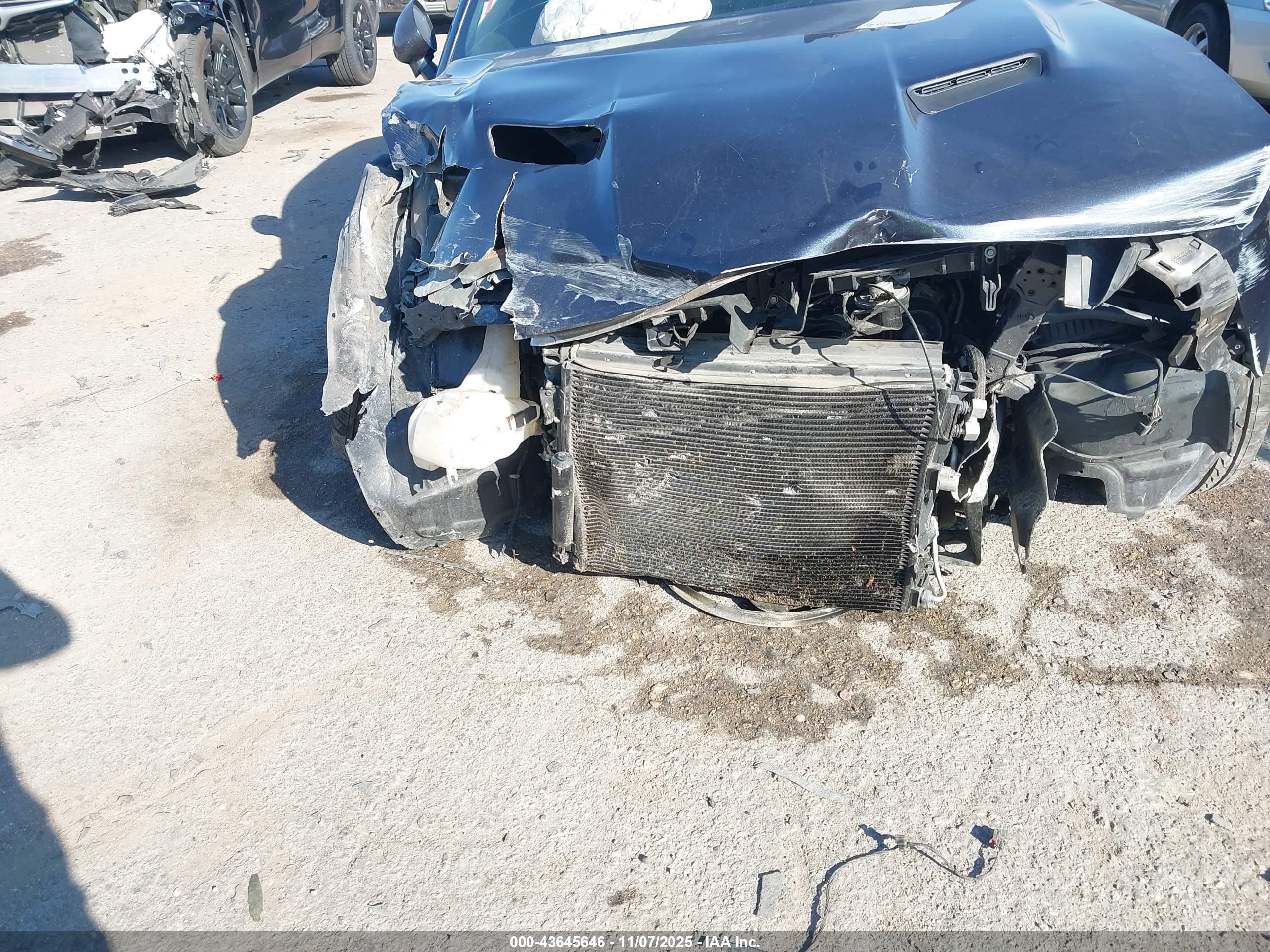 DODGE CHALLENGER image 6
