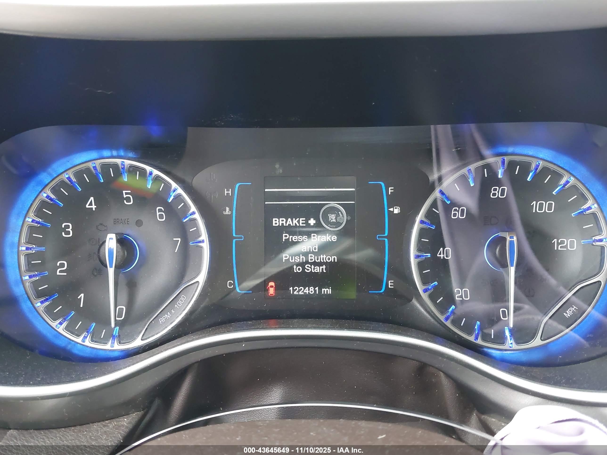 CHRYSLER PACIFICA image 7