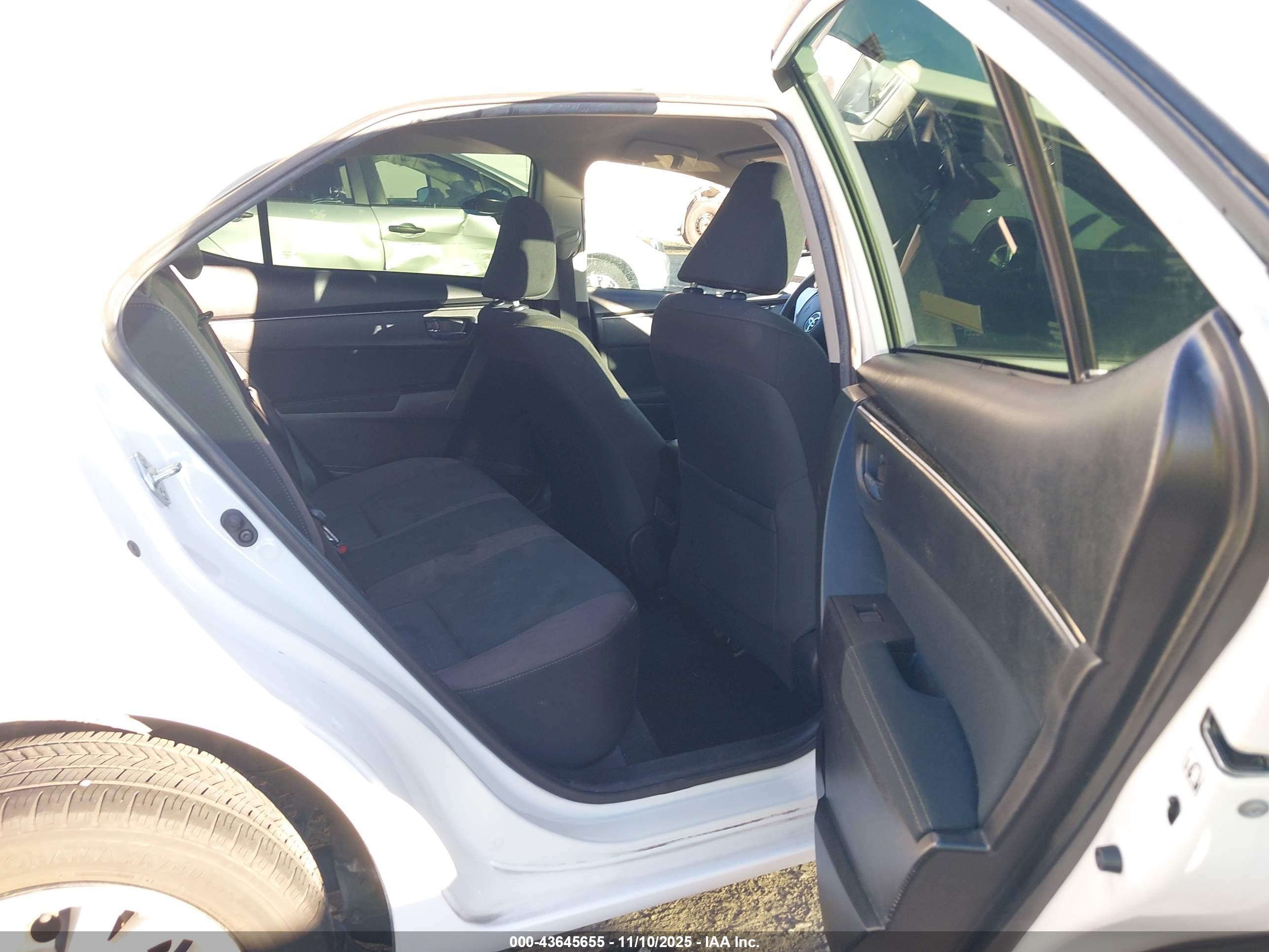 TOYOTA COROLLA image 8