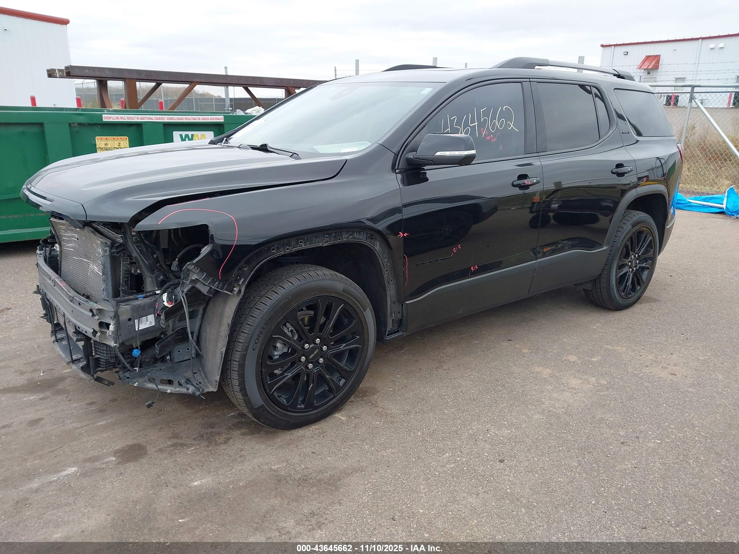 GMC ACADIA image 2
