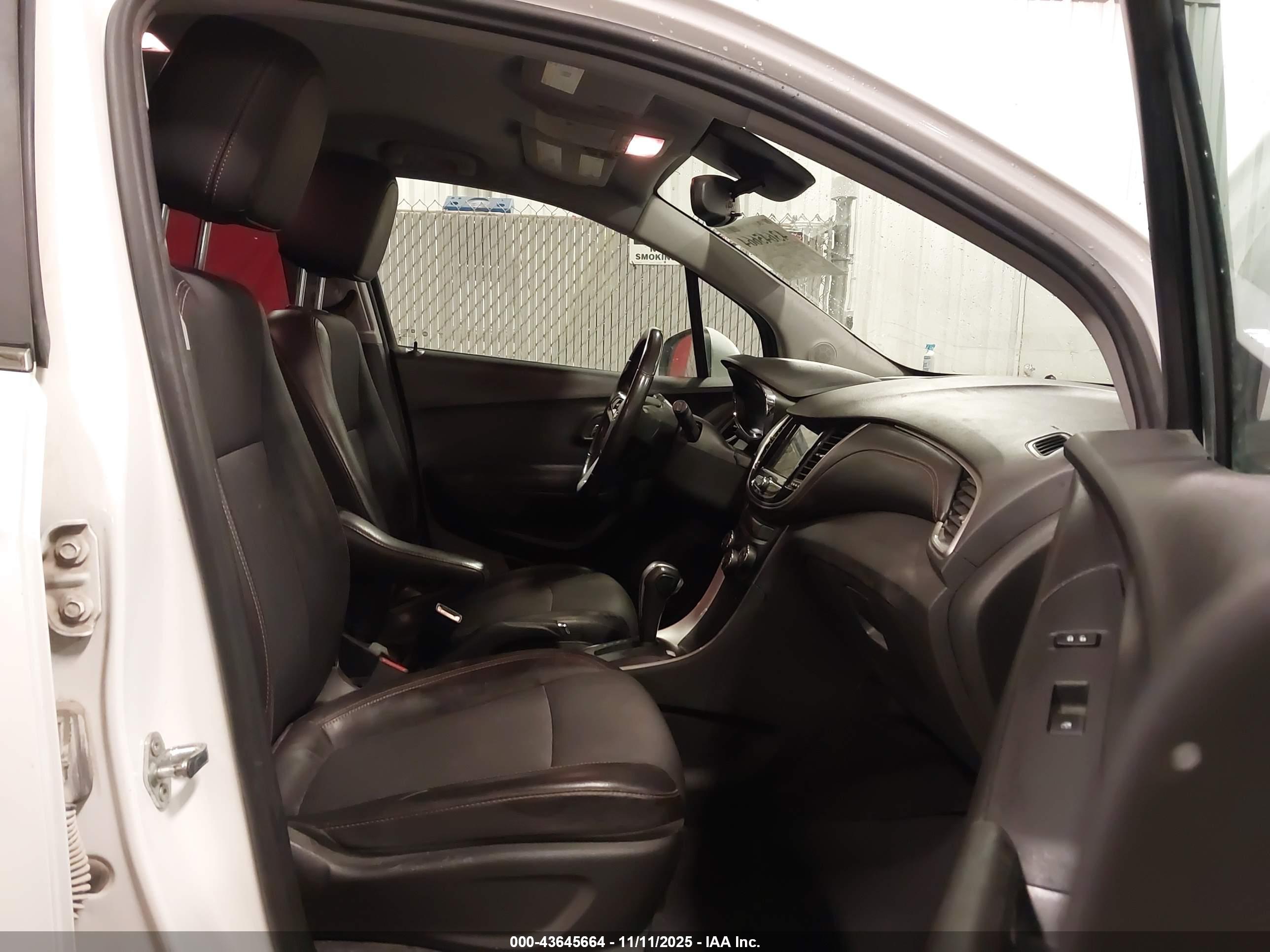 CHEVROLET TRAX image 5