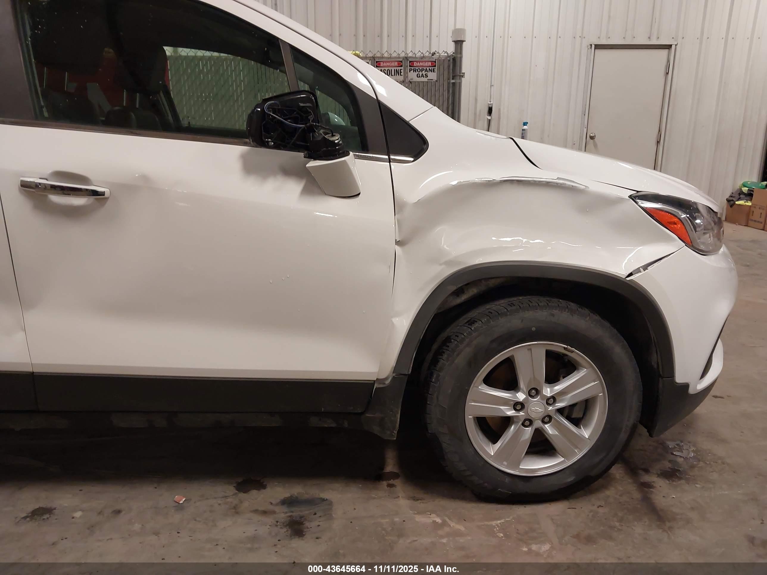 CHEVROLET TRAX image 6